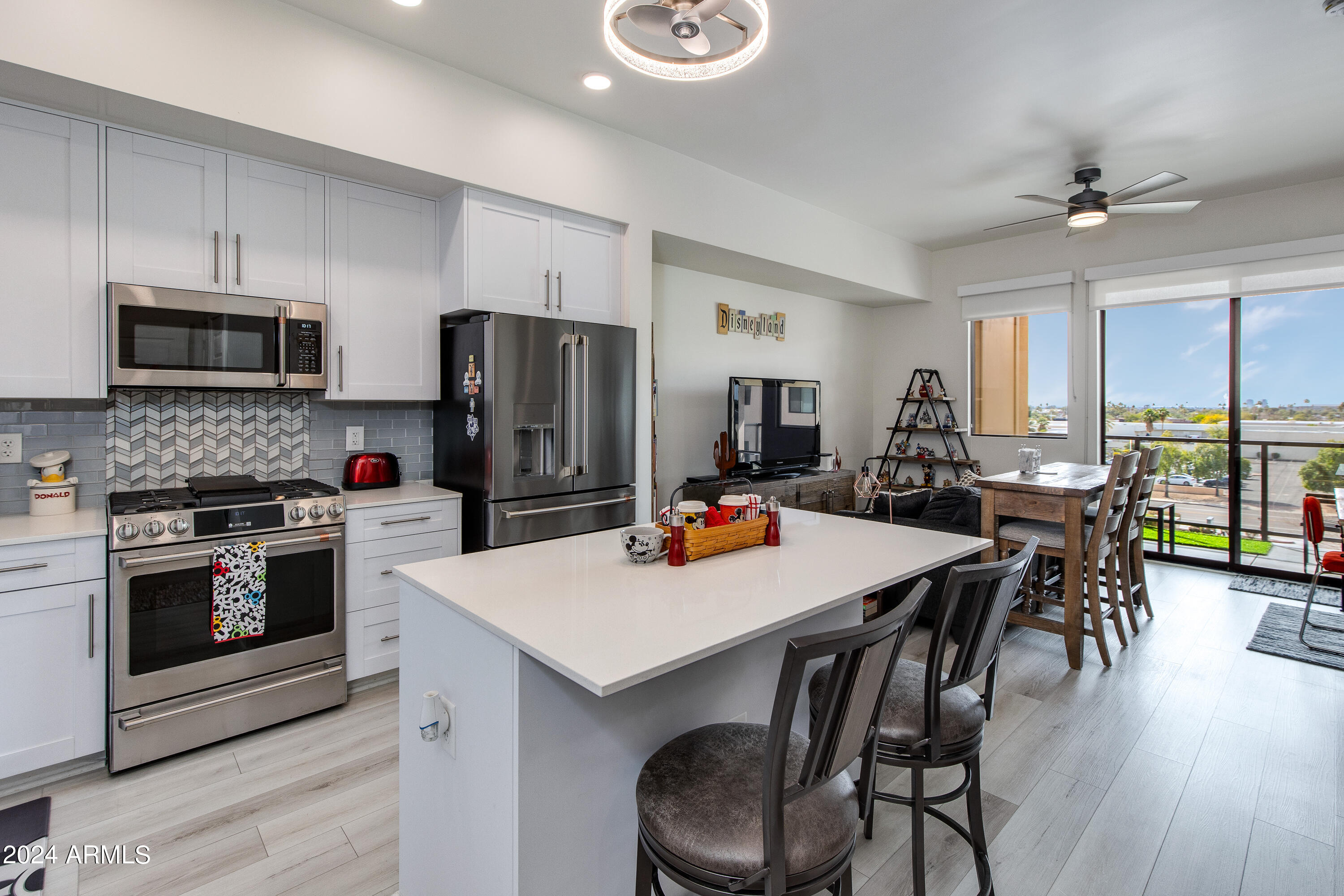 7300 E EARLL Drive, 4019