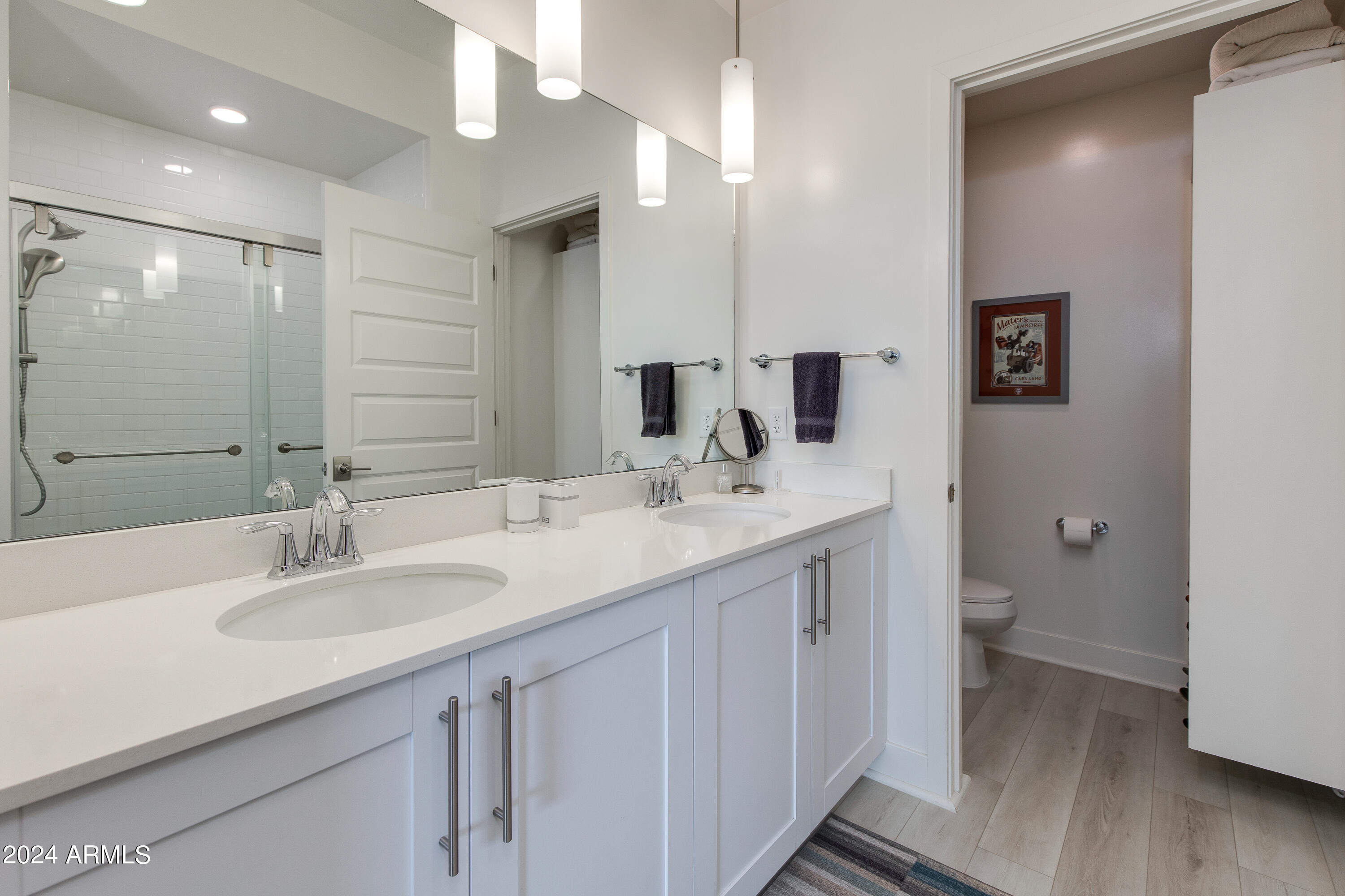 7300 E EARLL Drive, 4019