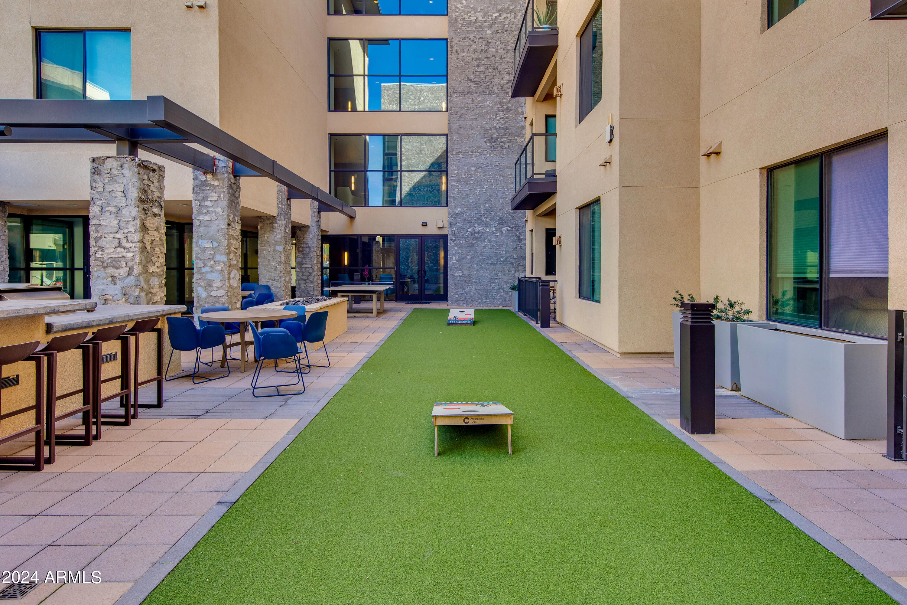 7300 E EARLL Drive, 4019