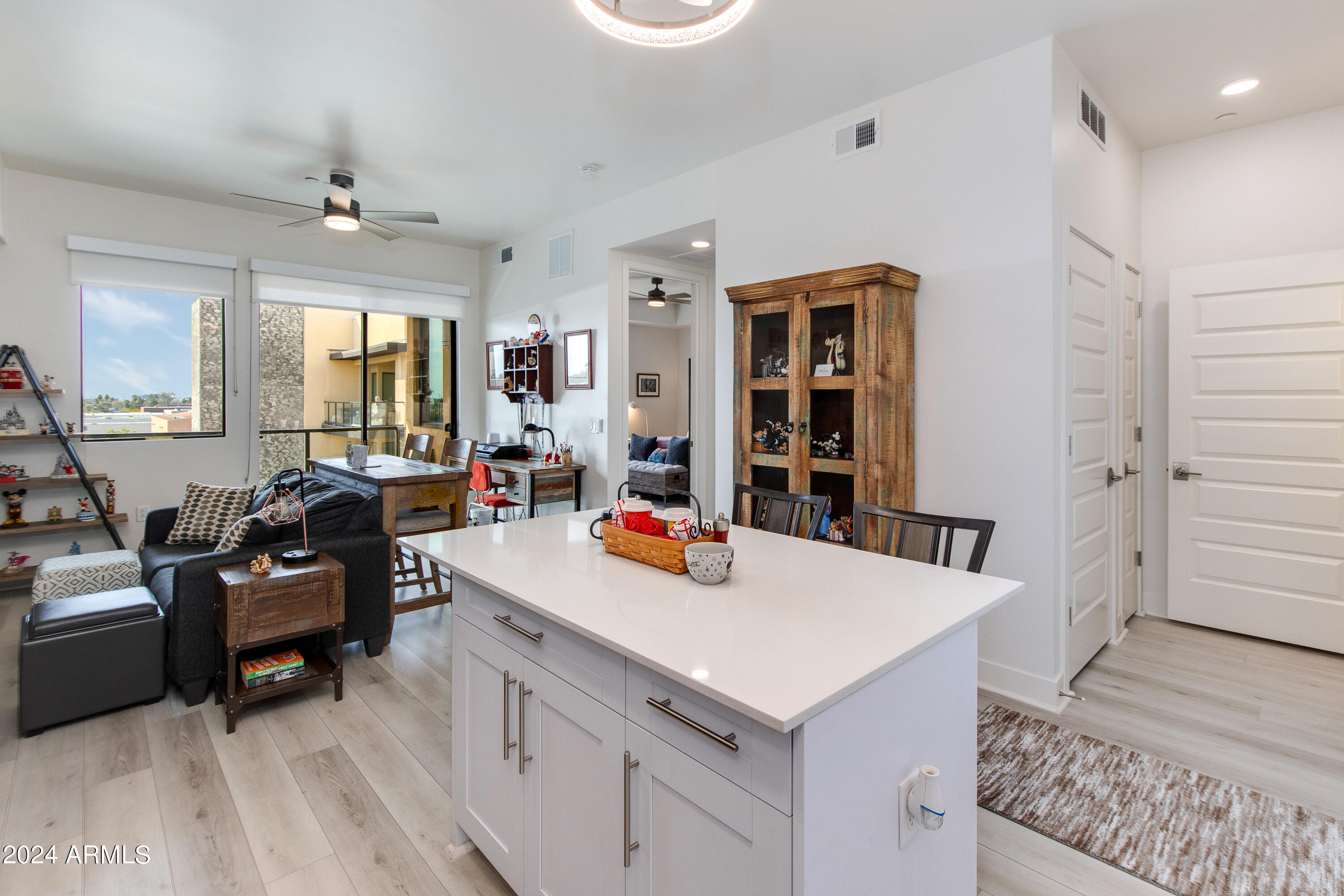 7300 E EARLL Drive, 4019