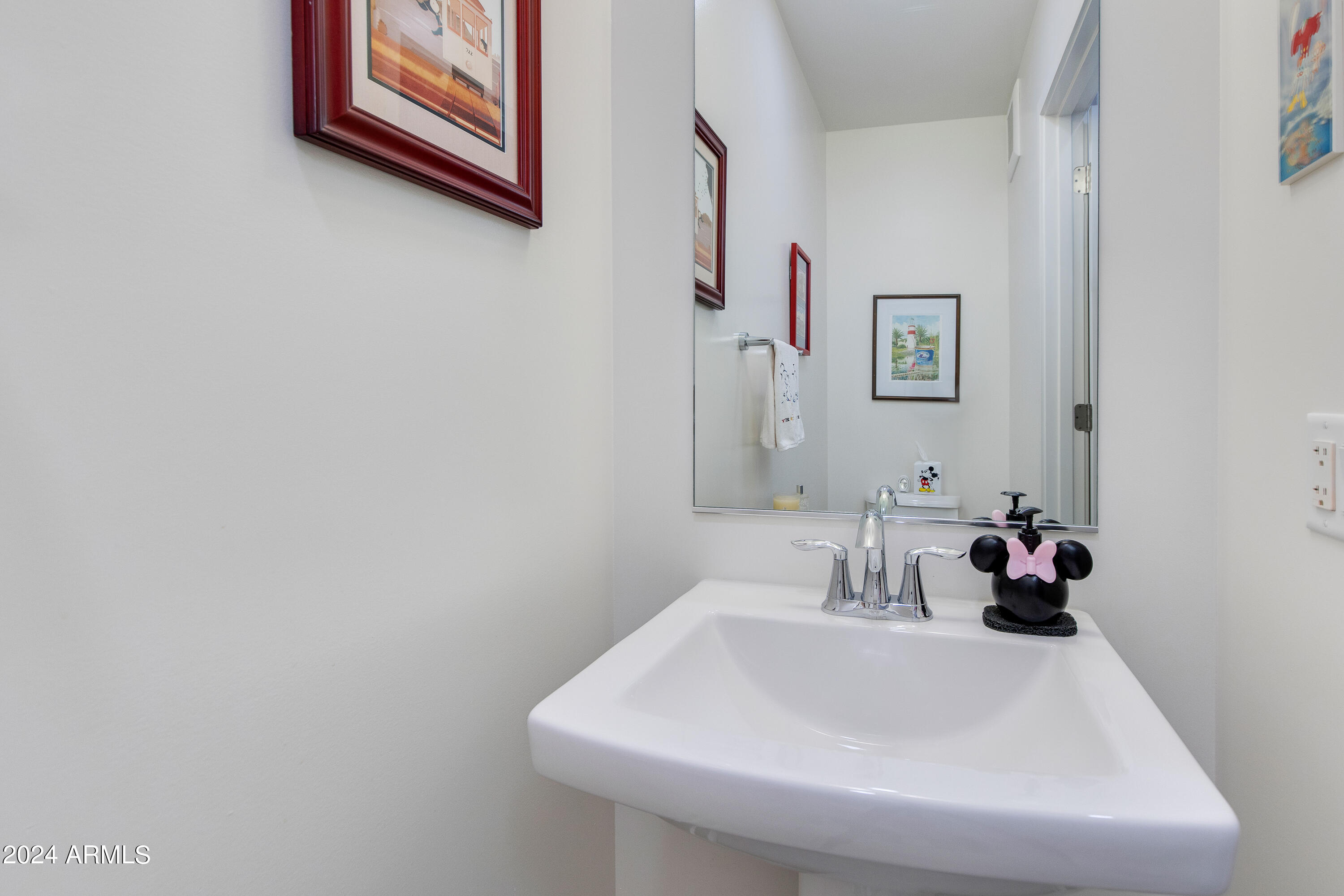 7300 E EARLL Drive, 4019