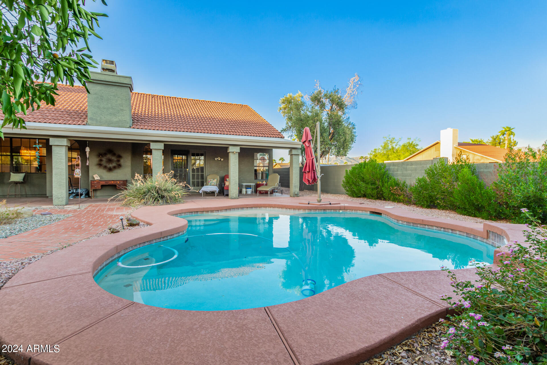 8993 E LUDLOW Drive