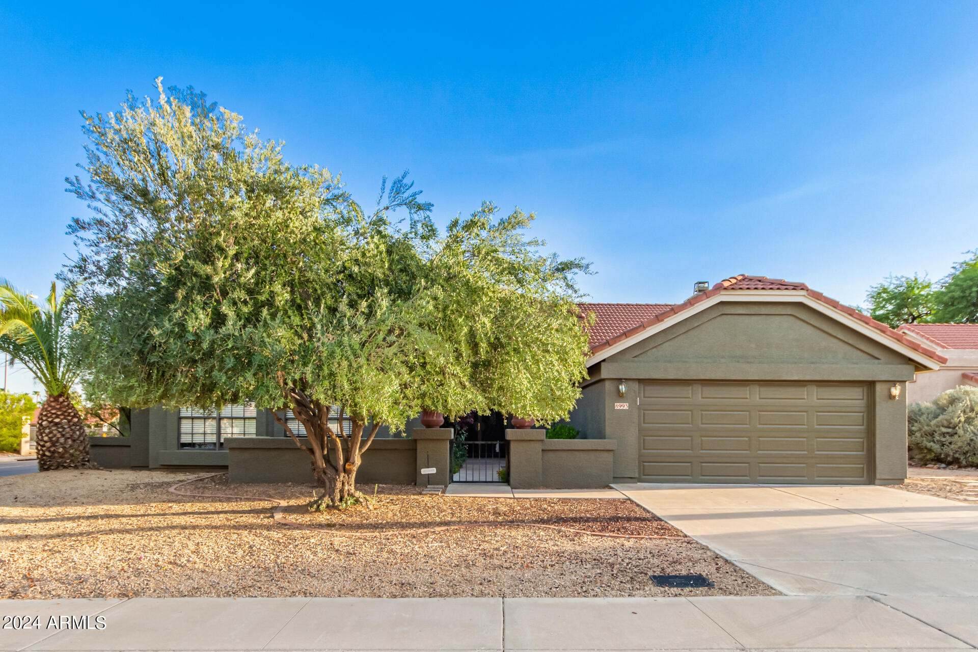 8993 E LUDLOW Drive