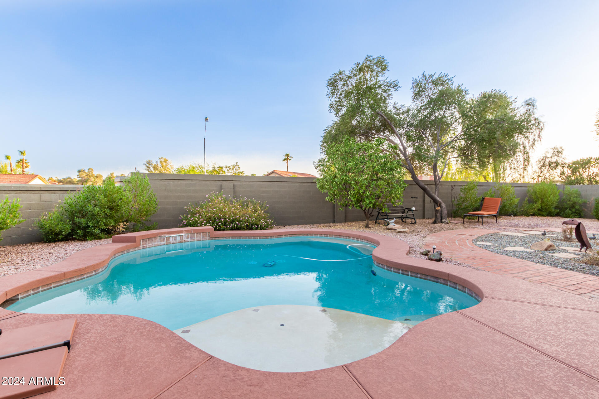8993 E LUDLOW Drive