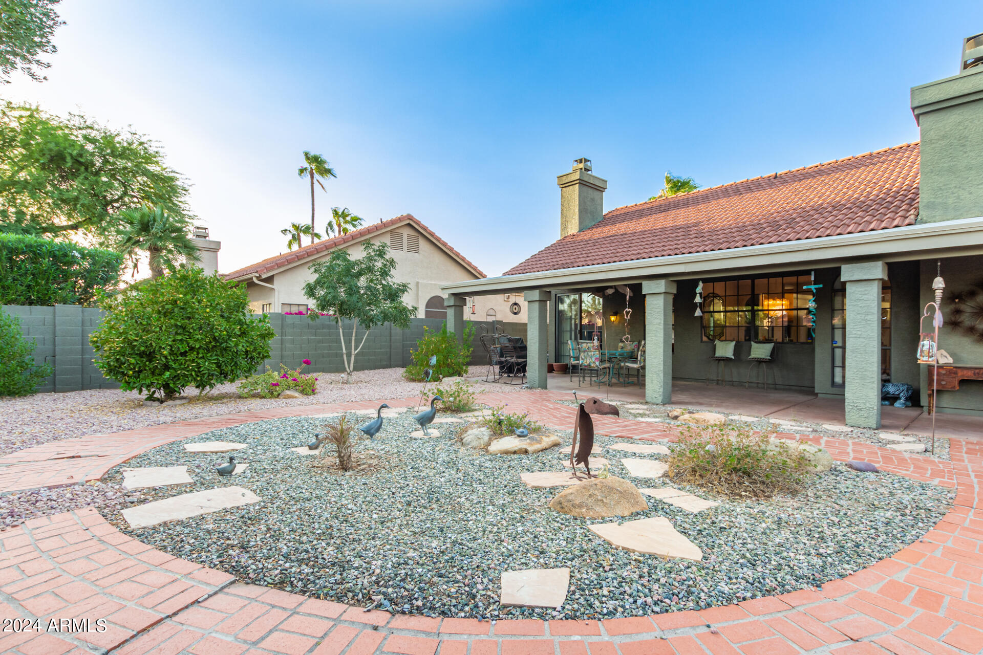 8993 E LUDLOW Drive