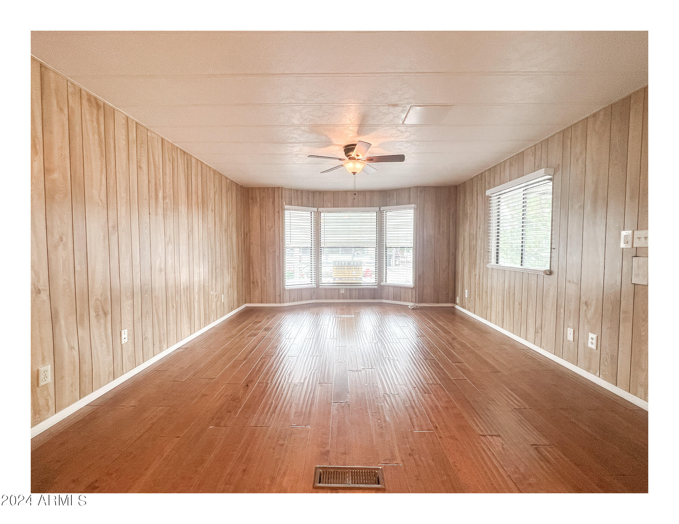 535 S ALMA SCHOOL Road 38