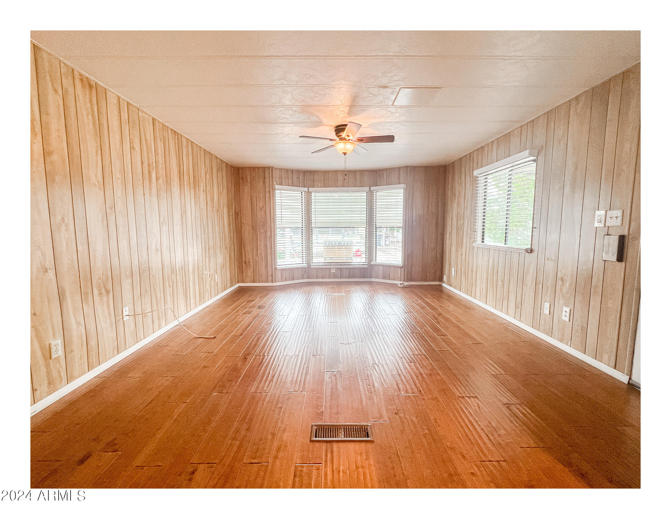 535 S ALMA SCHOOL Road 38