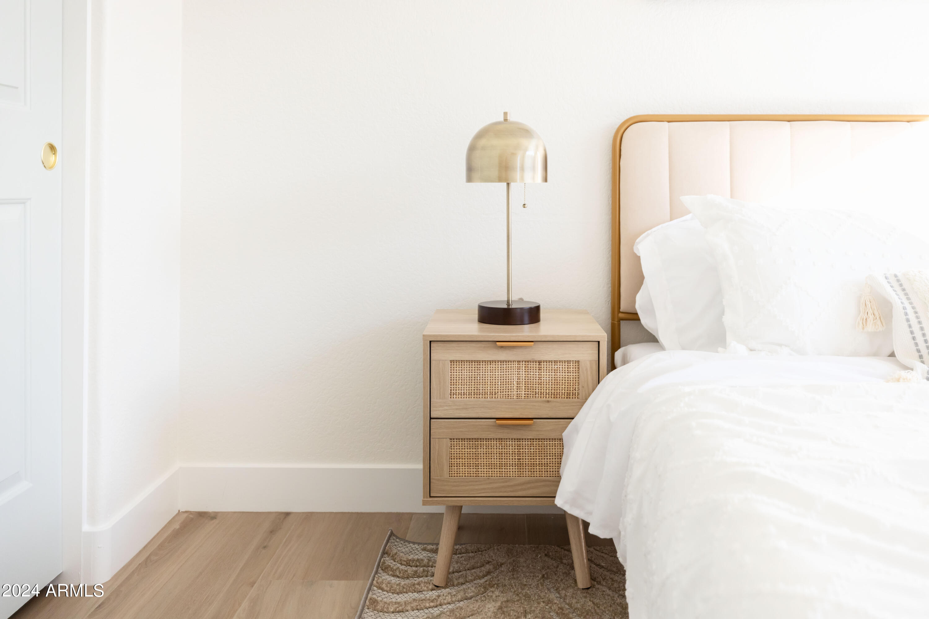 5501 E HARTFORD Avenue