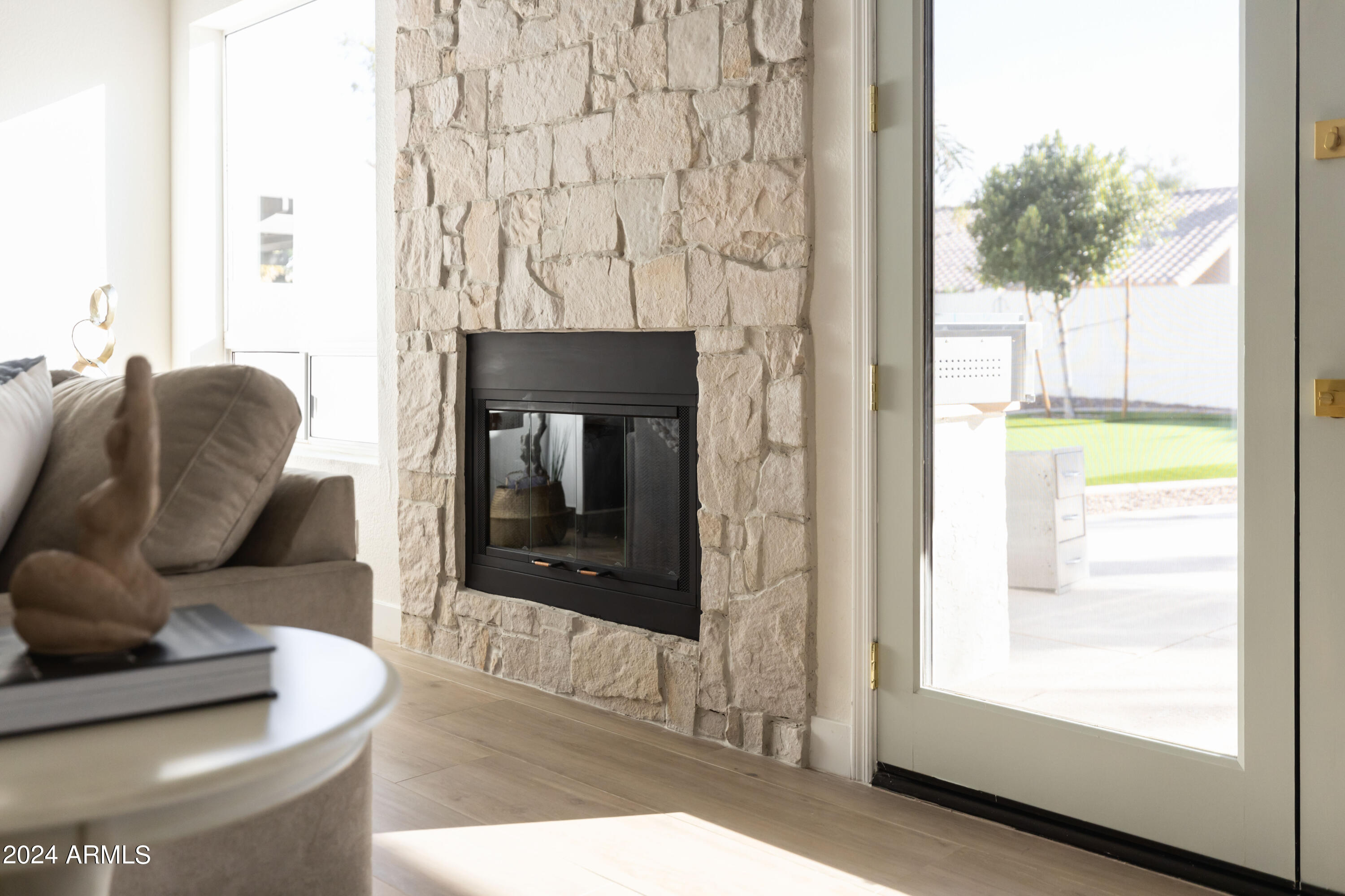 5501 E HARTFORD Avenue