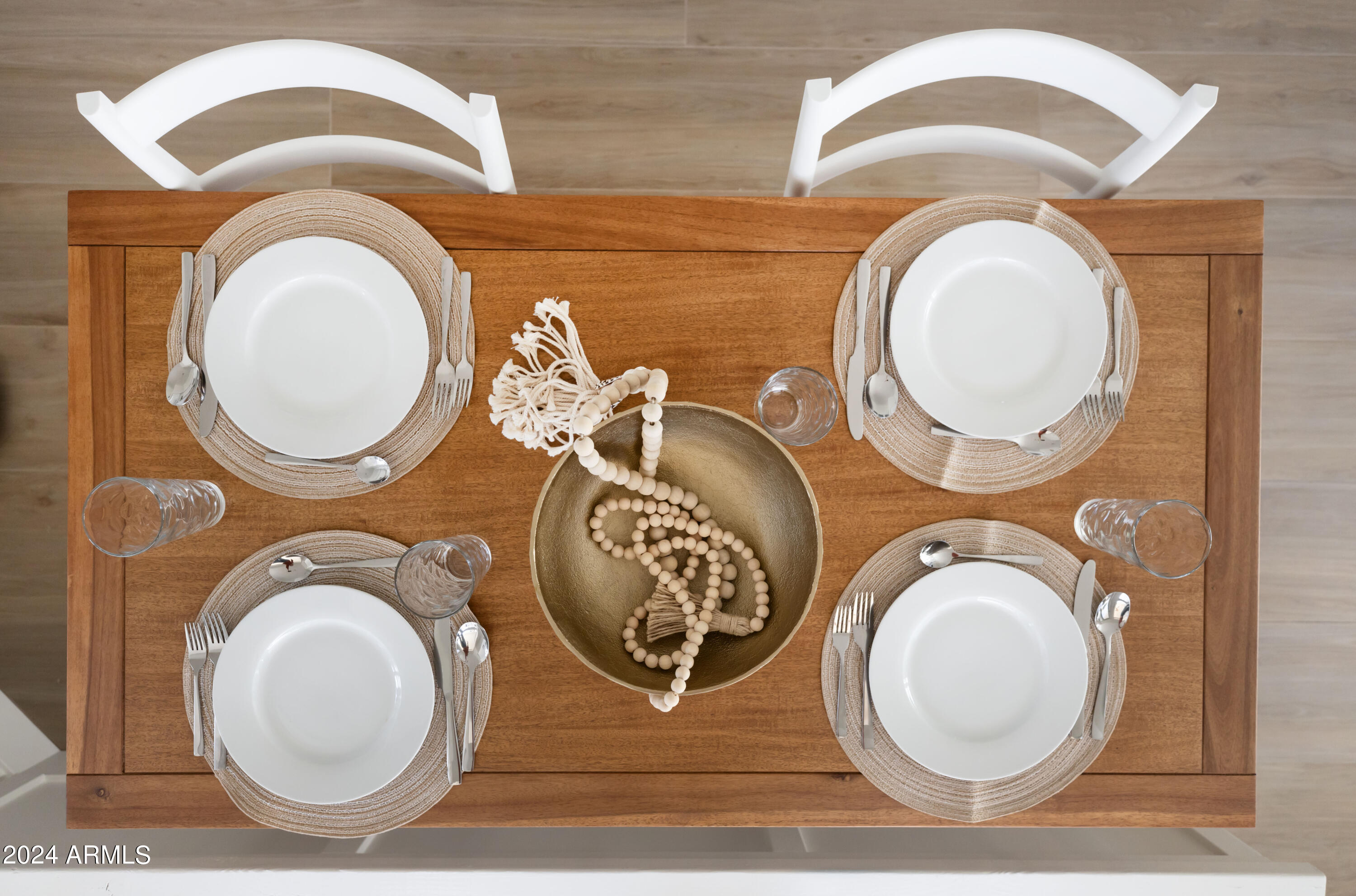 5501 E HARTFORD Avenue