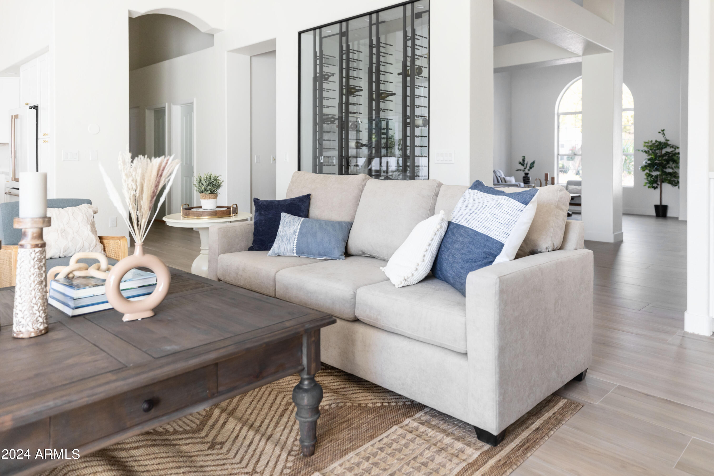 5501 E HARTFORD Avenue