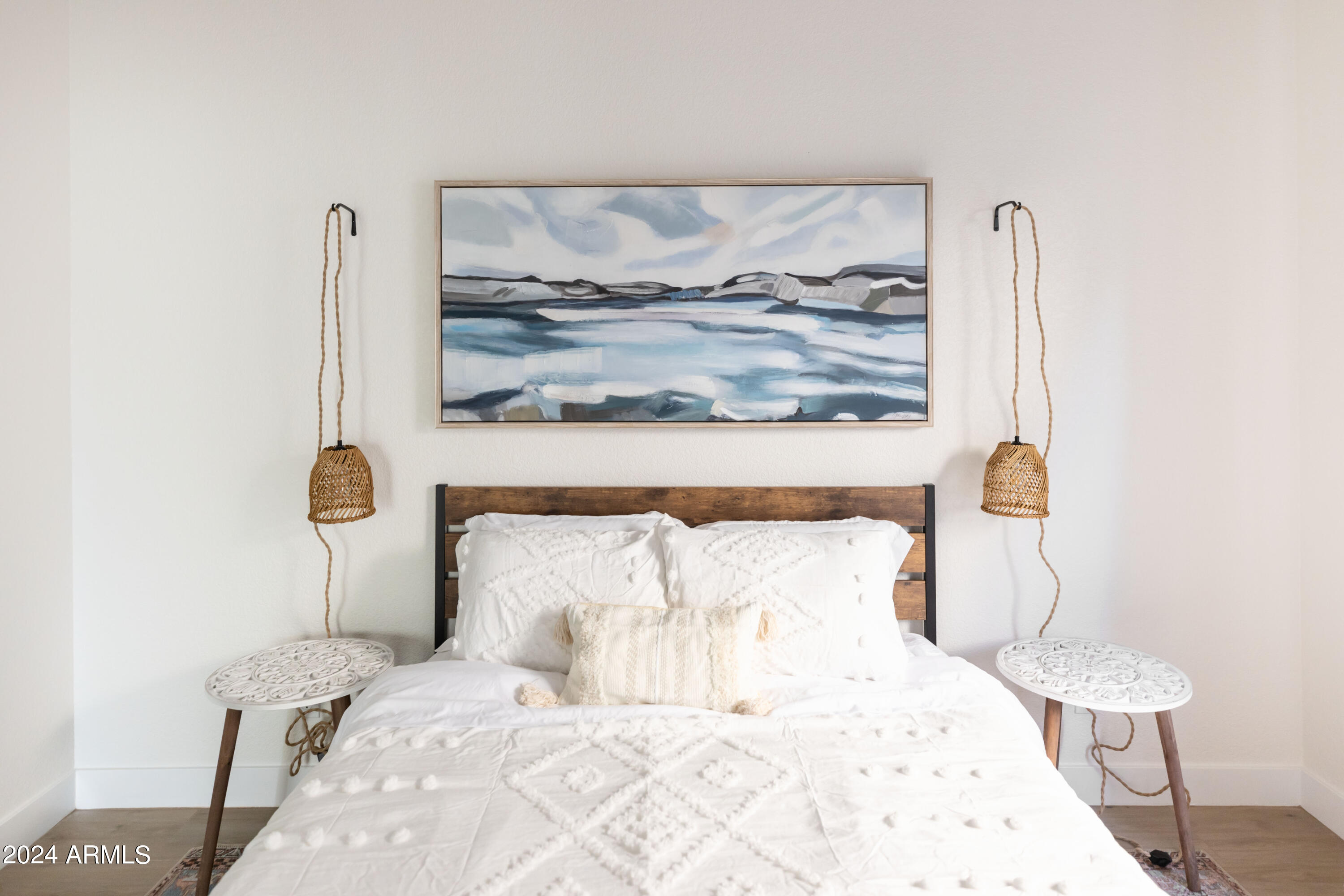 5501 E HARTFORD Avenue