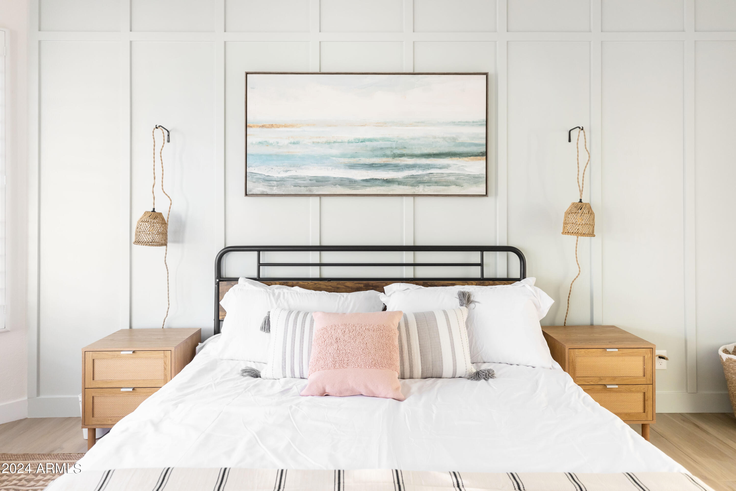 5501 E HARTFORD Avenue