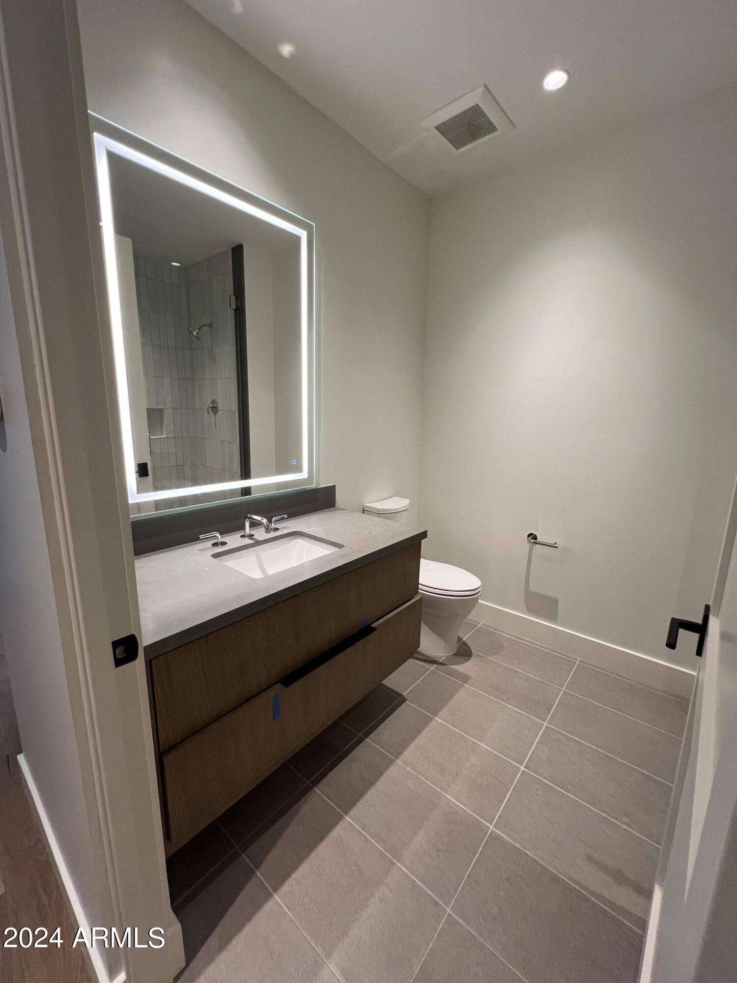 5000 N Camelback Ridge Road 104