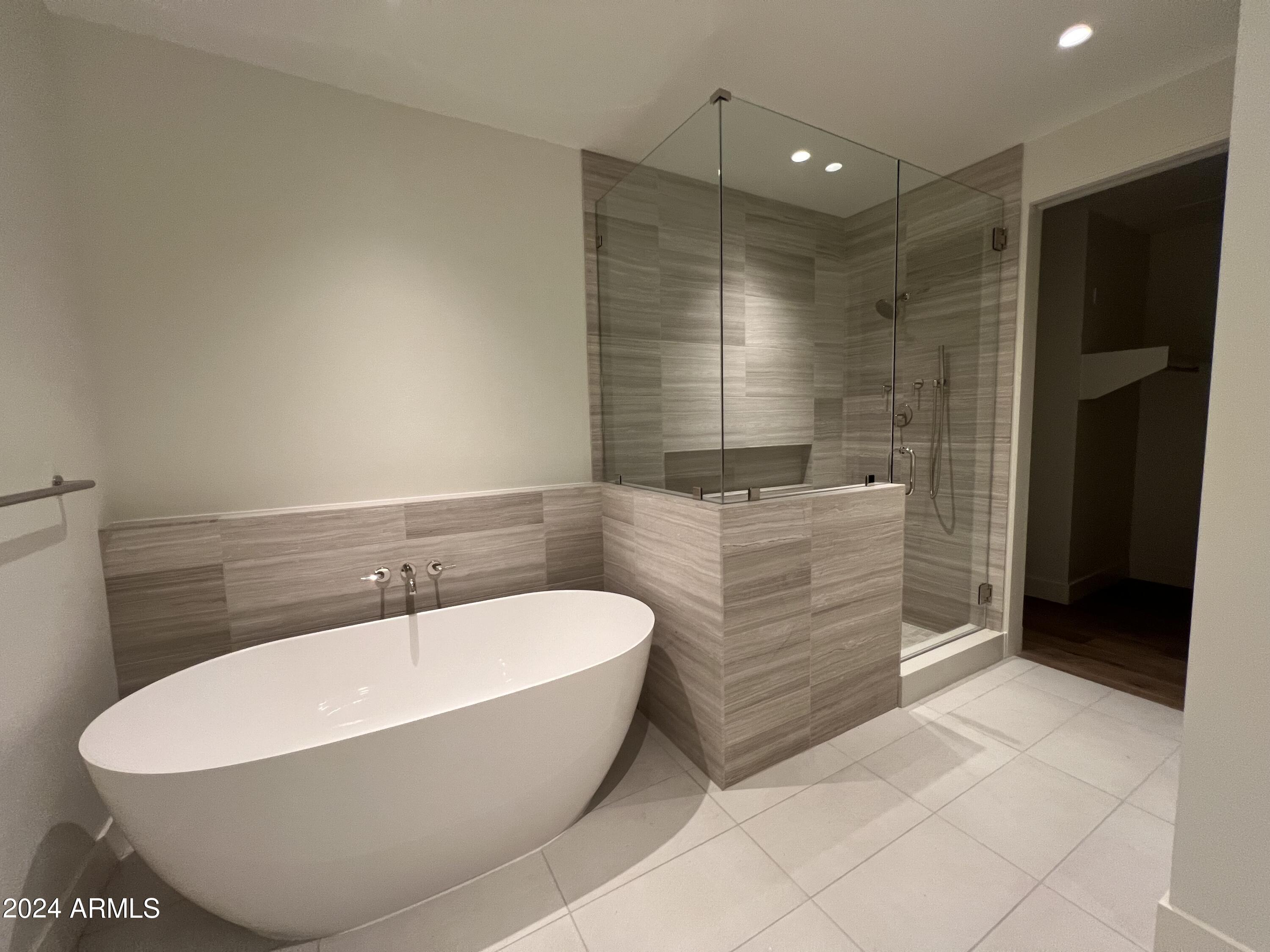 5000 N Camelback Ridge Road 104