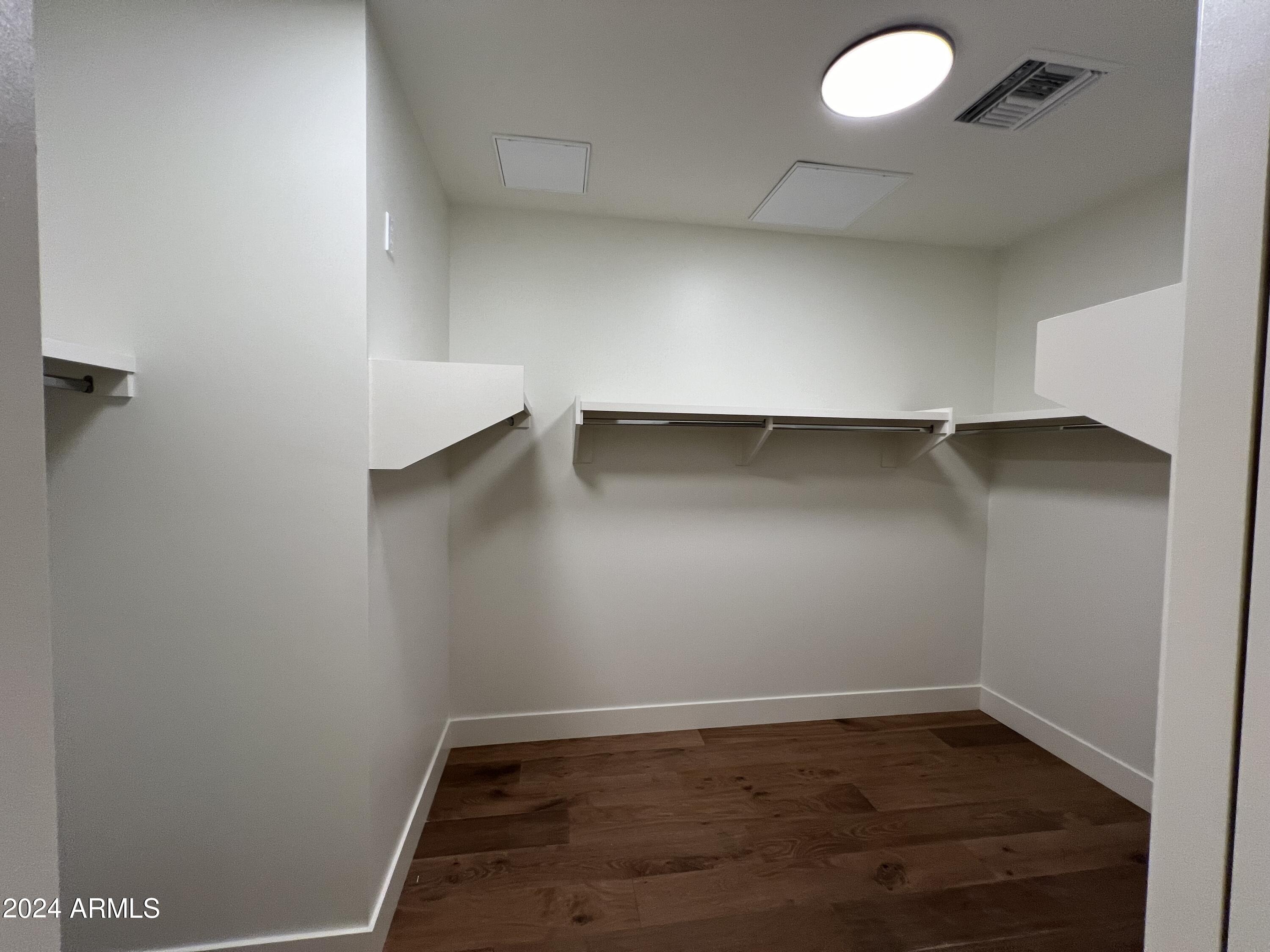 5000 N Camelback Ridge Road 104