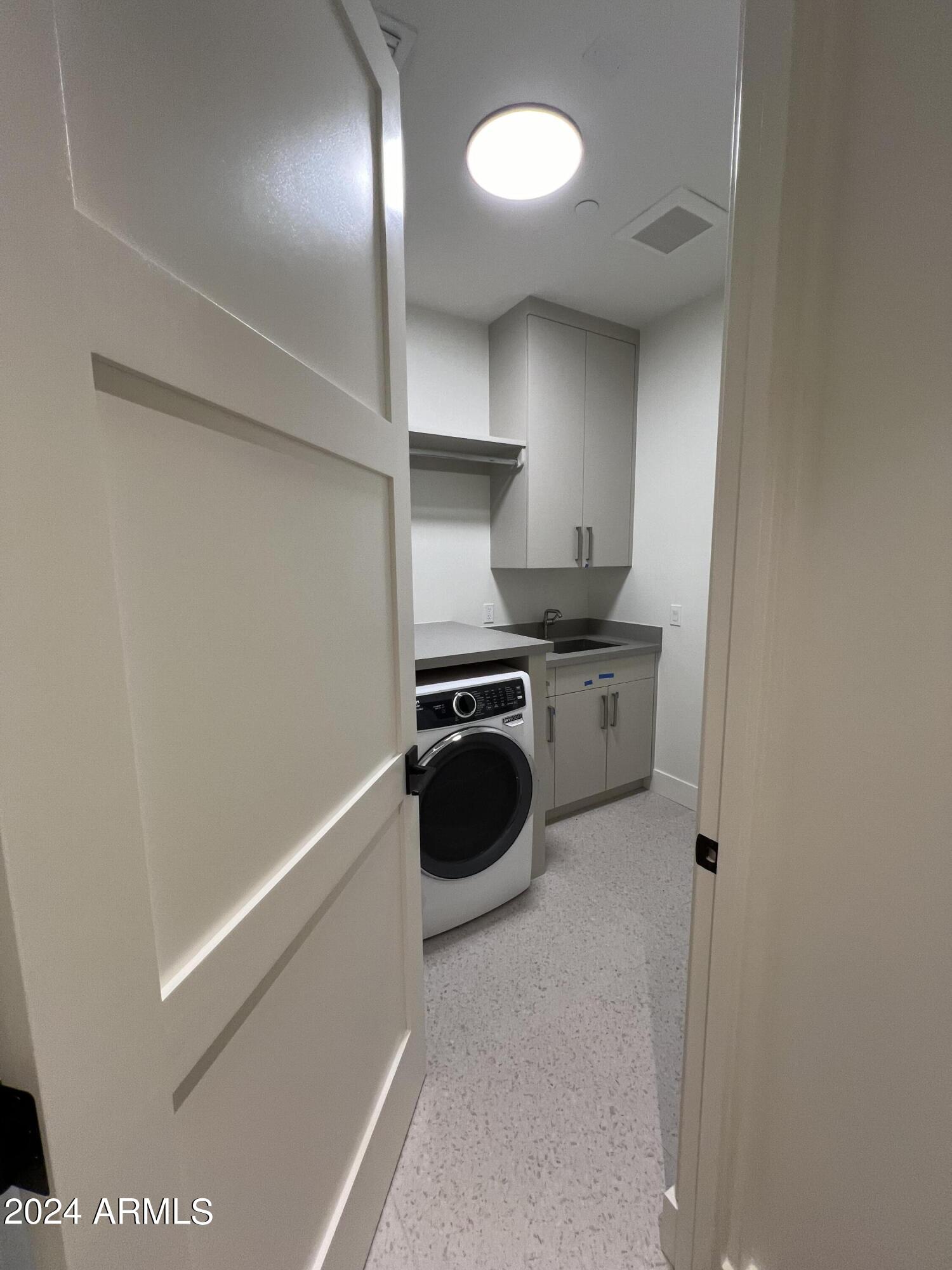 5000 N Camelback Ridge Road 104