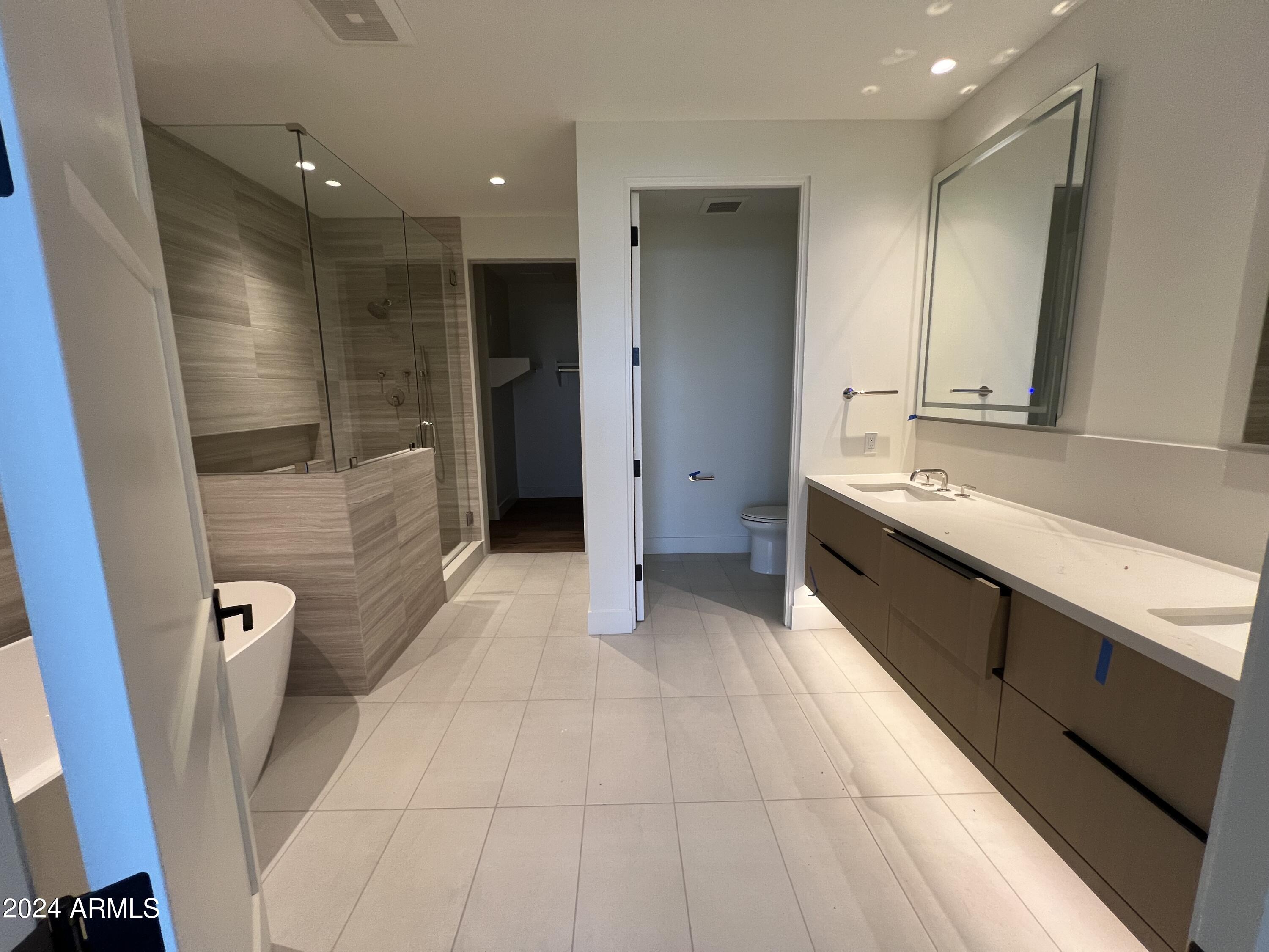 5000 N Camelback Ridge Road 104