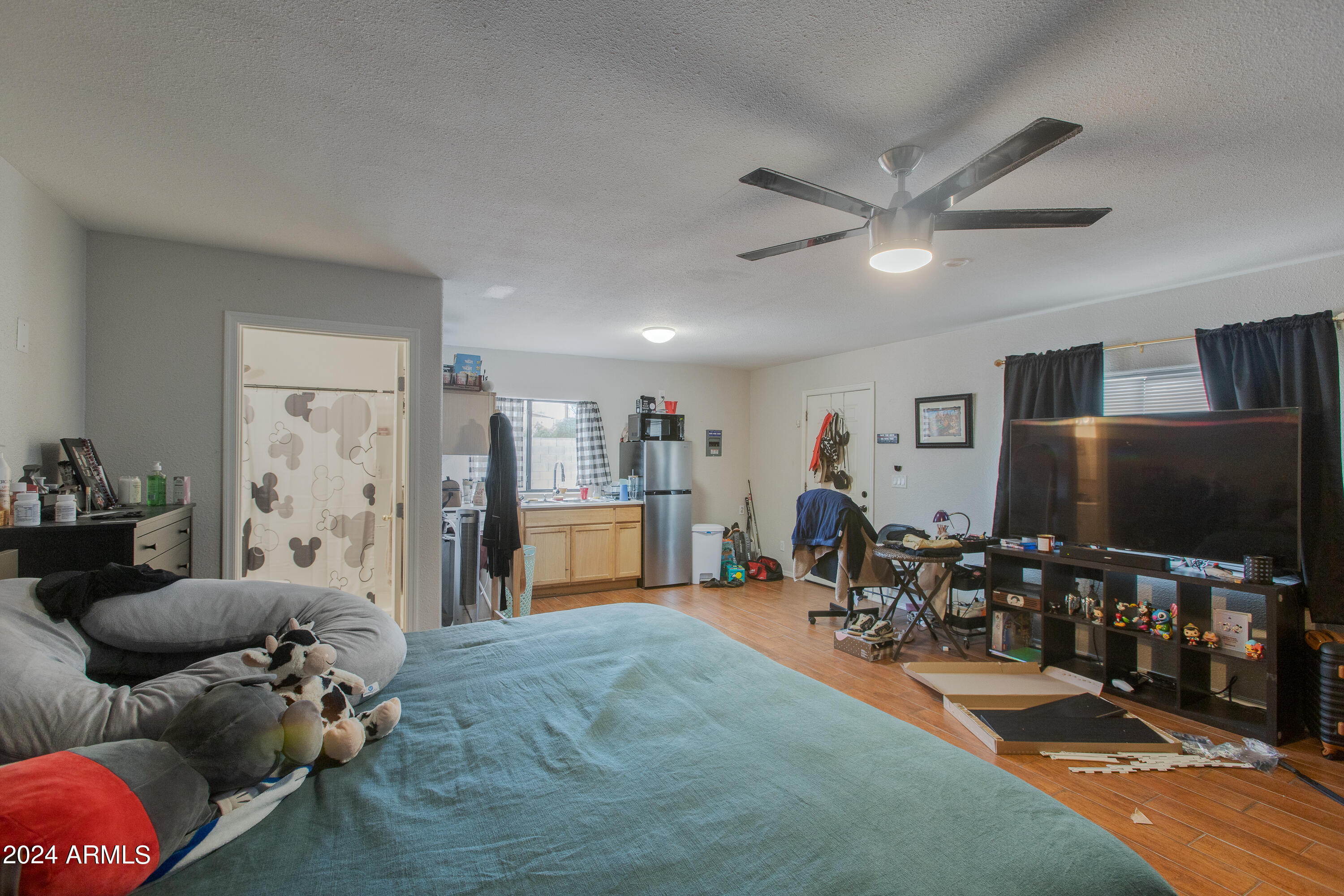 2444 E MCARTHUR Drive