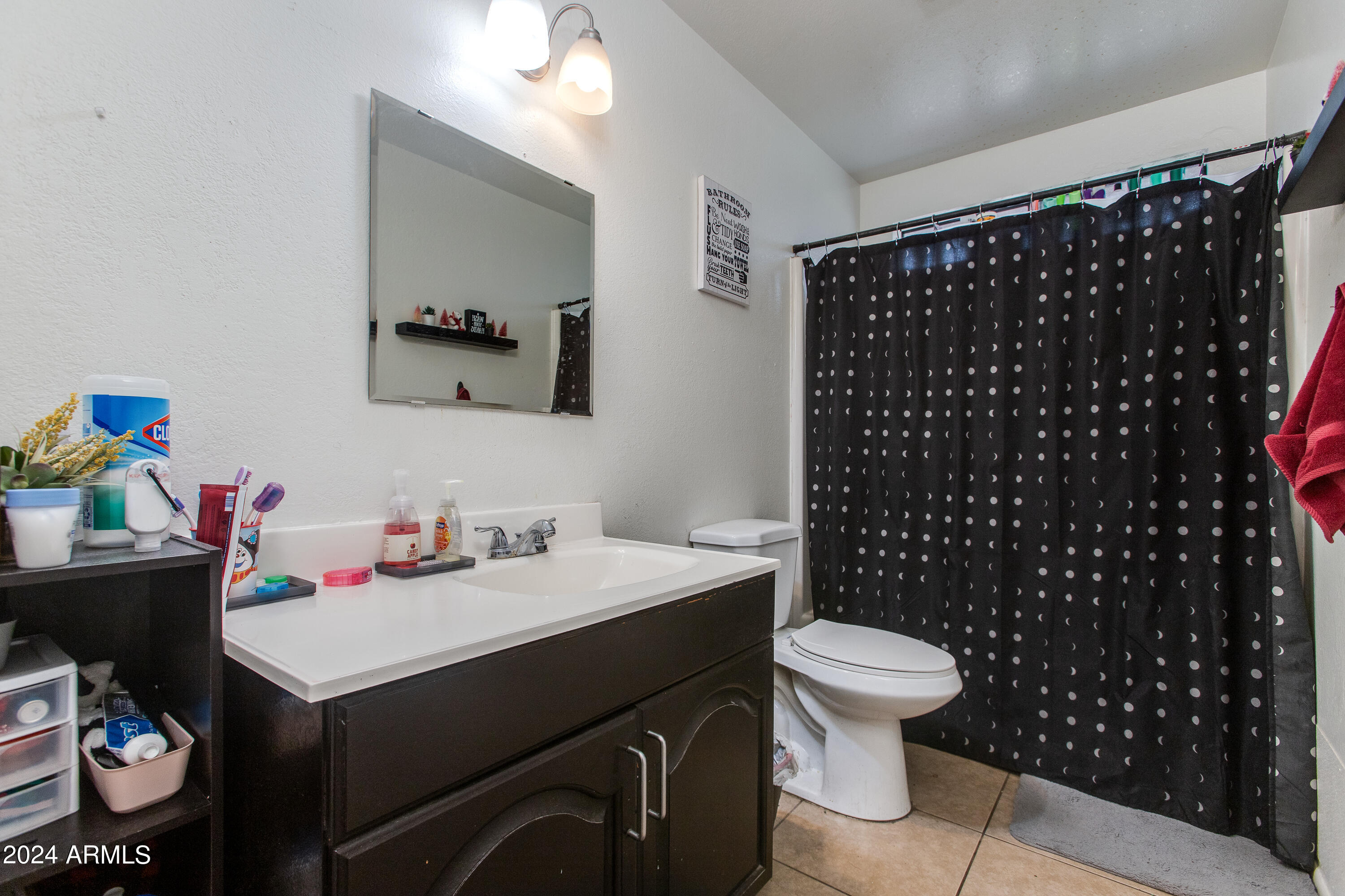 2444 E MCARTHUR Drive