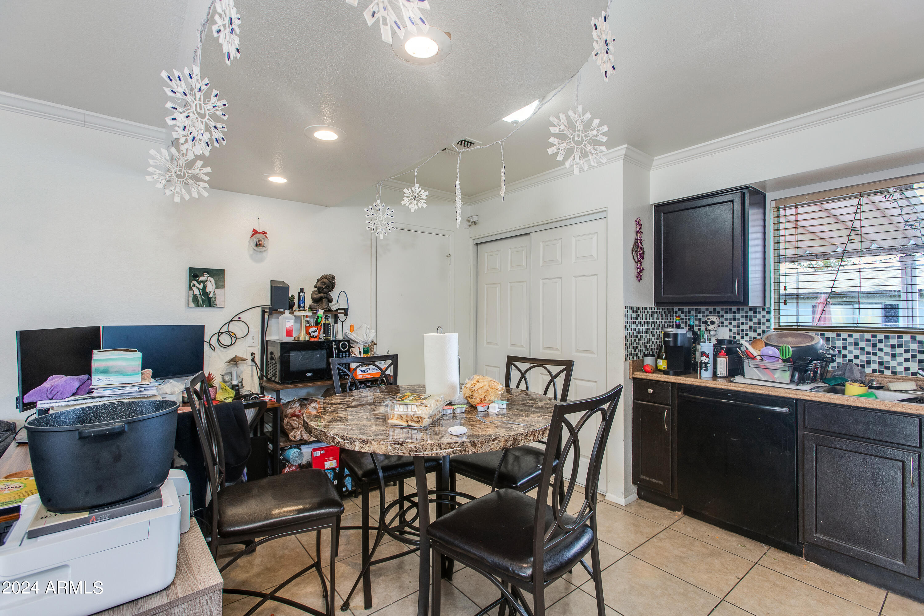 2444 E MCARTHUR Drive