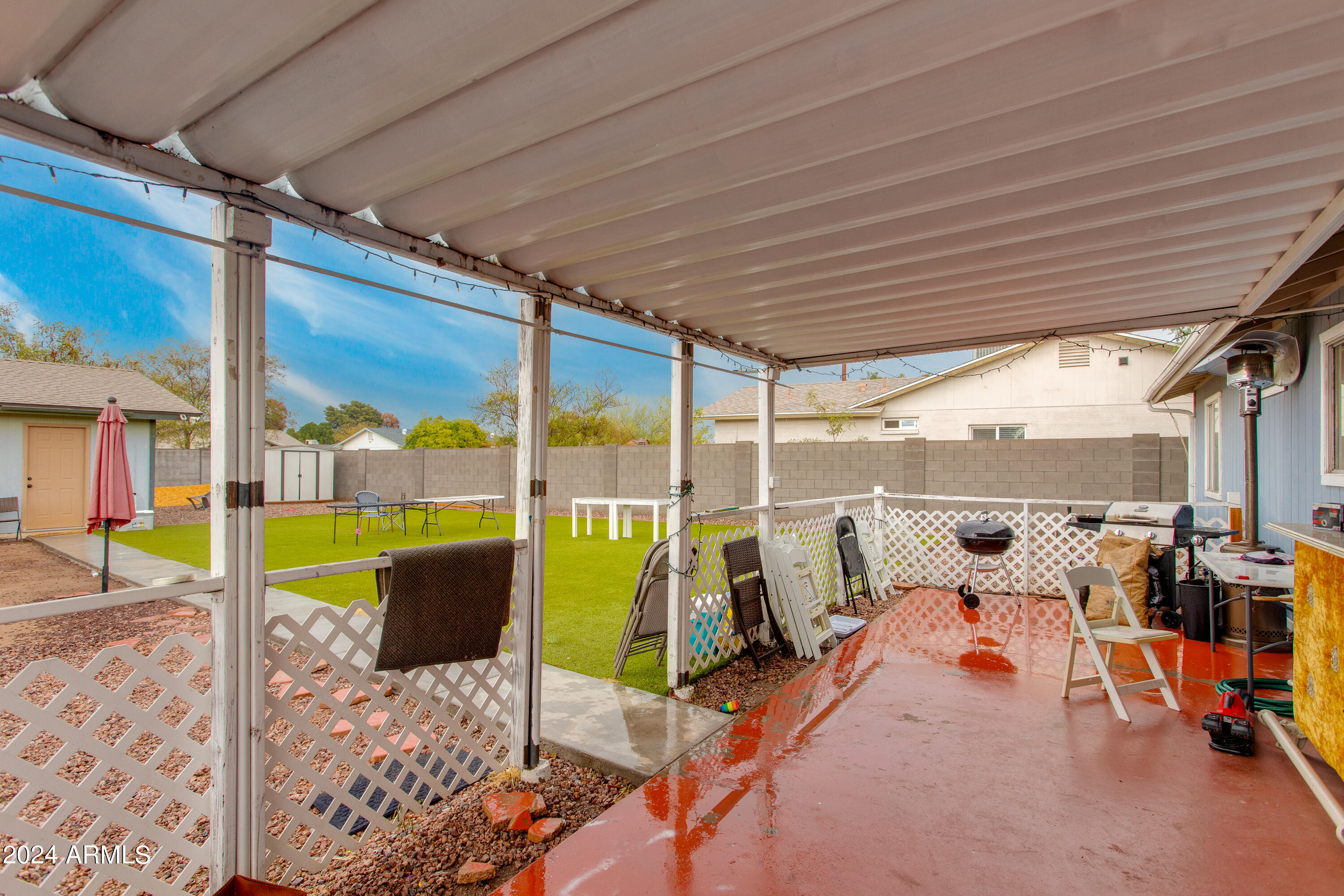 2444 E MCARTHUR Drive