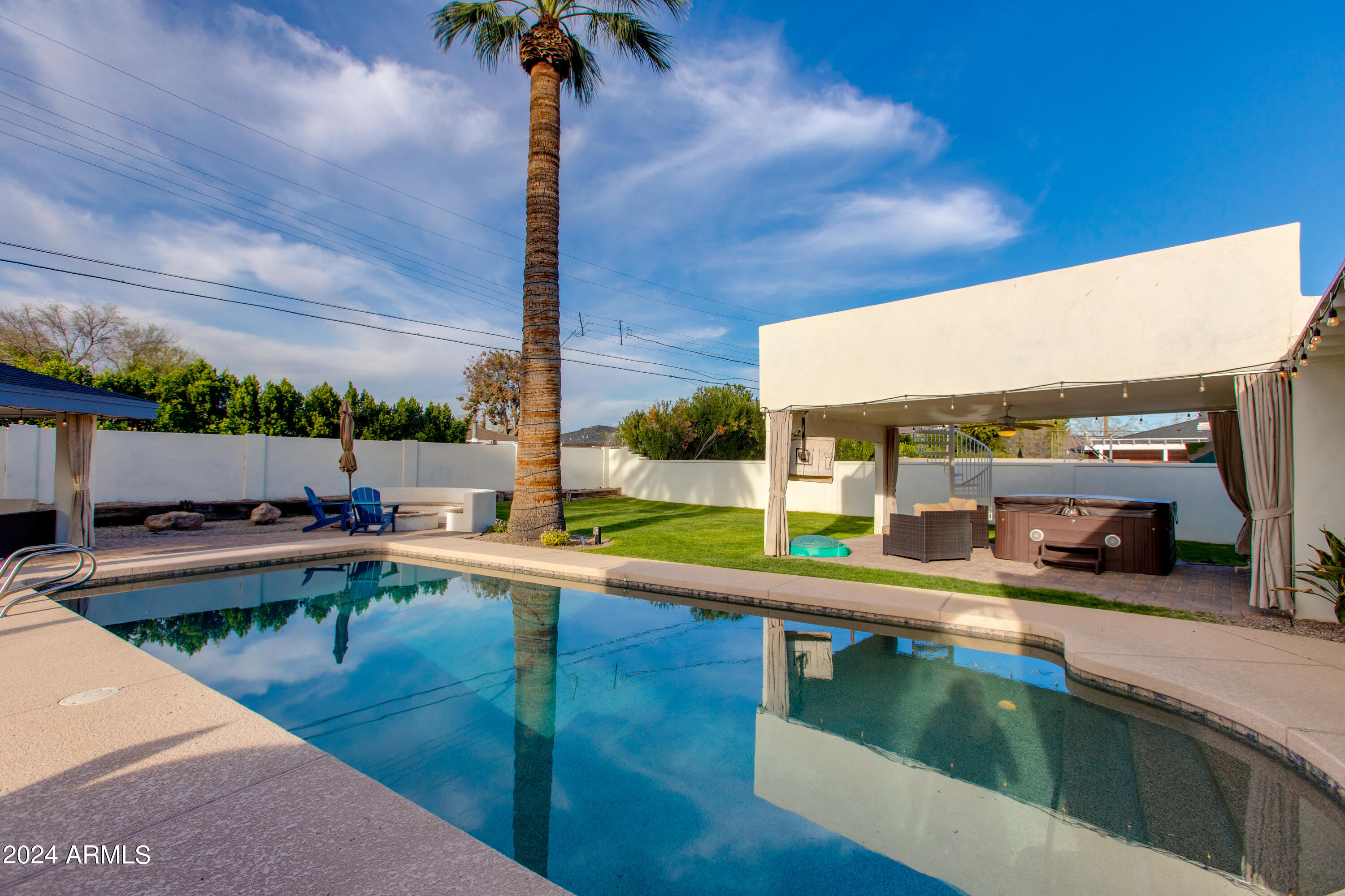 3536 E MEADOWBROOK Avenue