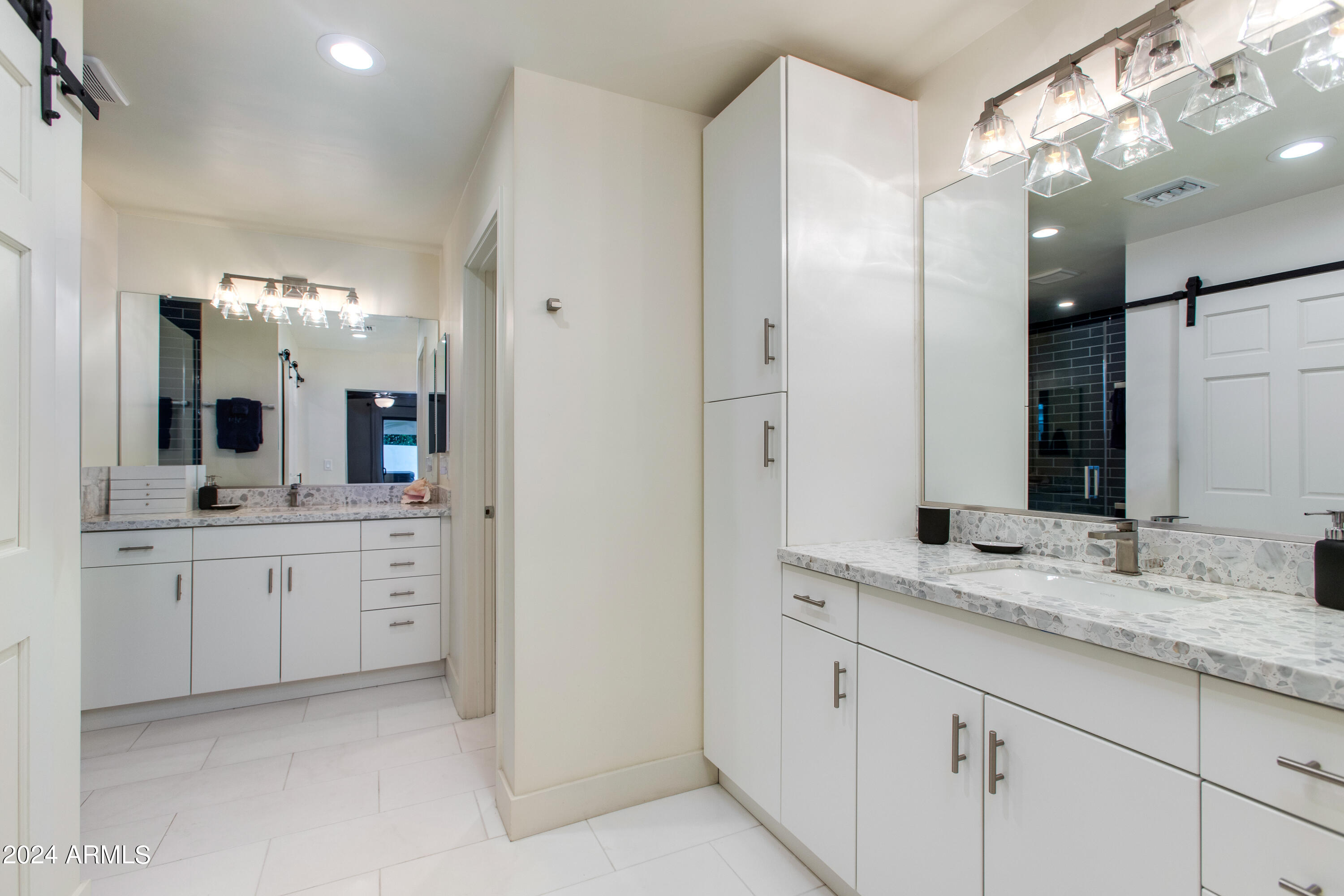 3536 E MEADOWBROOK Avenue