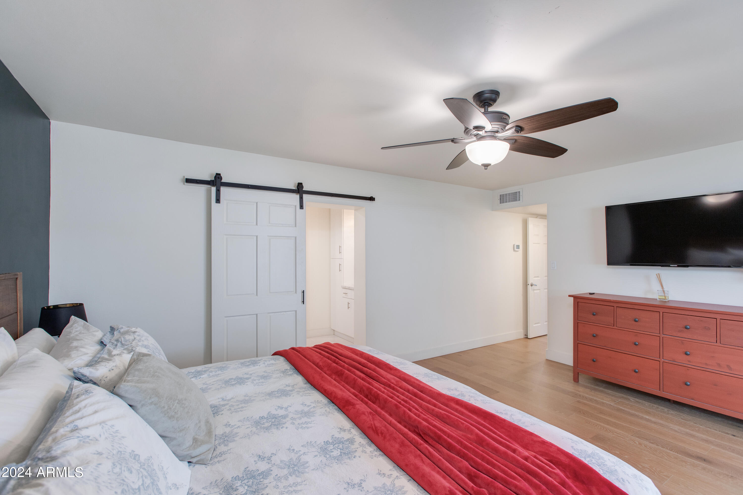 3536 E MEADOWBROOK Avenue