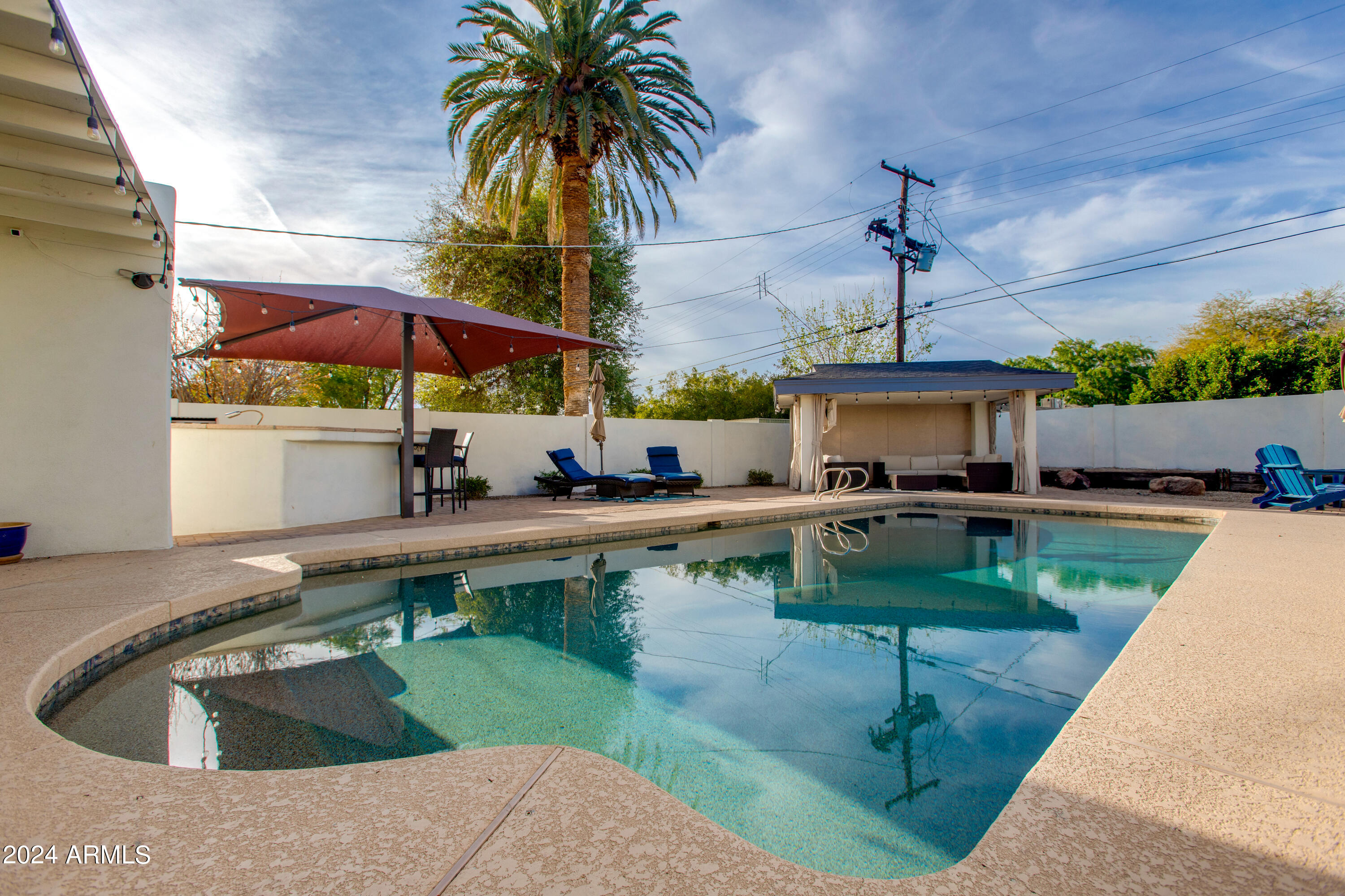 3536 E MEADOWBROOK Avenue