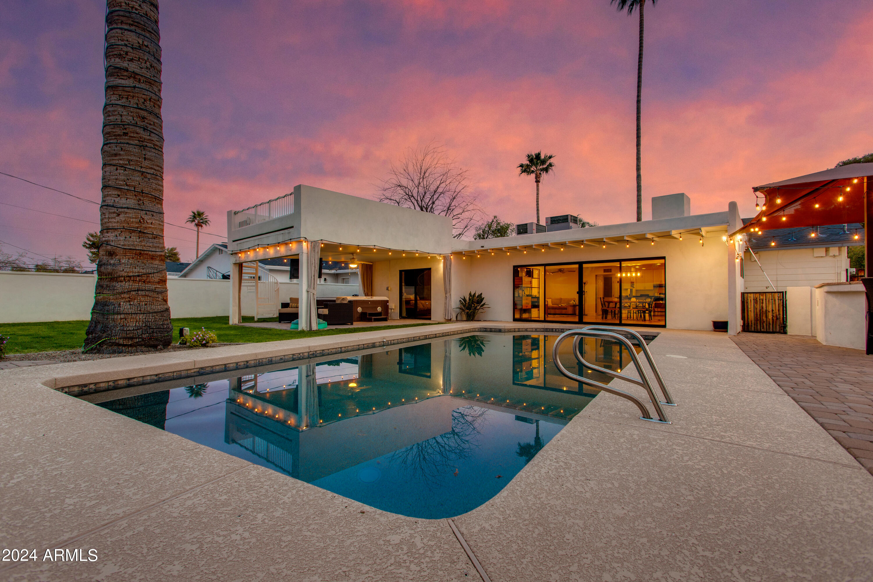 3536 E MEADOWBROOK Avenue