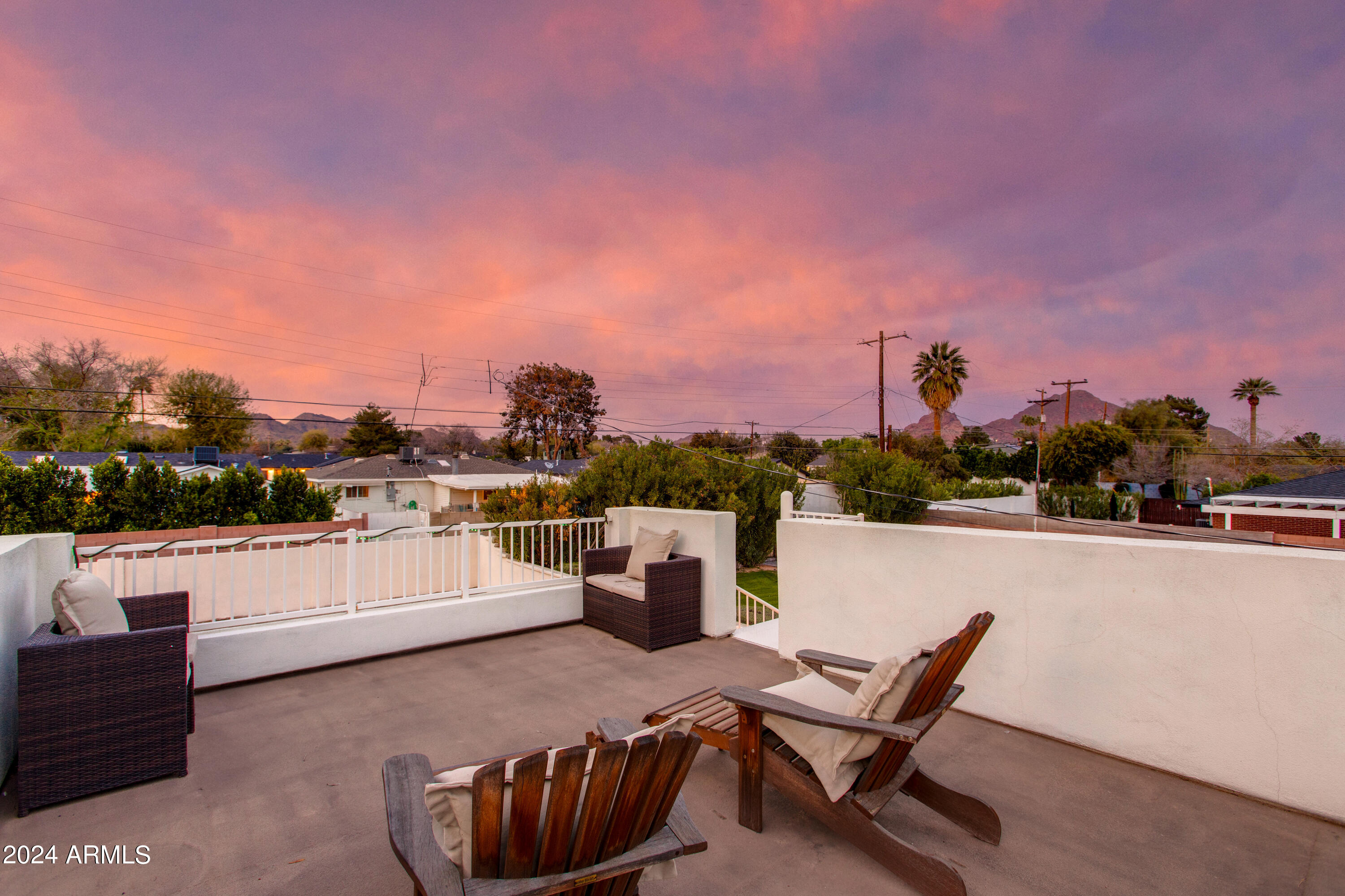 3536 E MEADOWBROOK Avenue