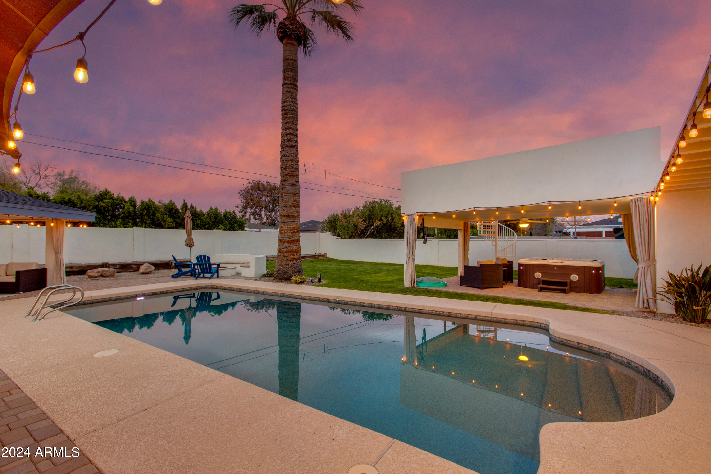 3536 E MEADOWBROOK Avenue