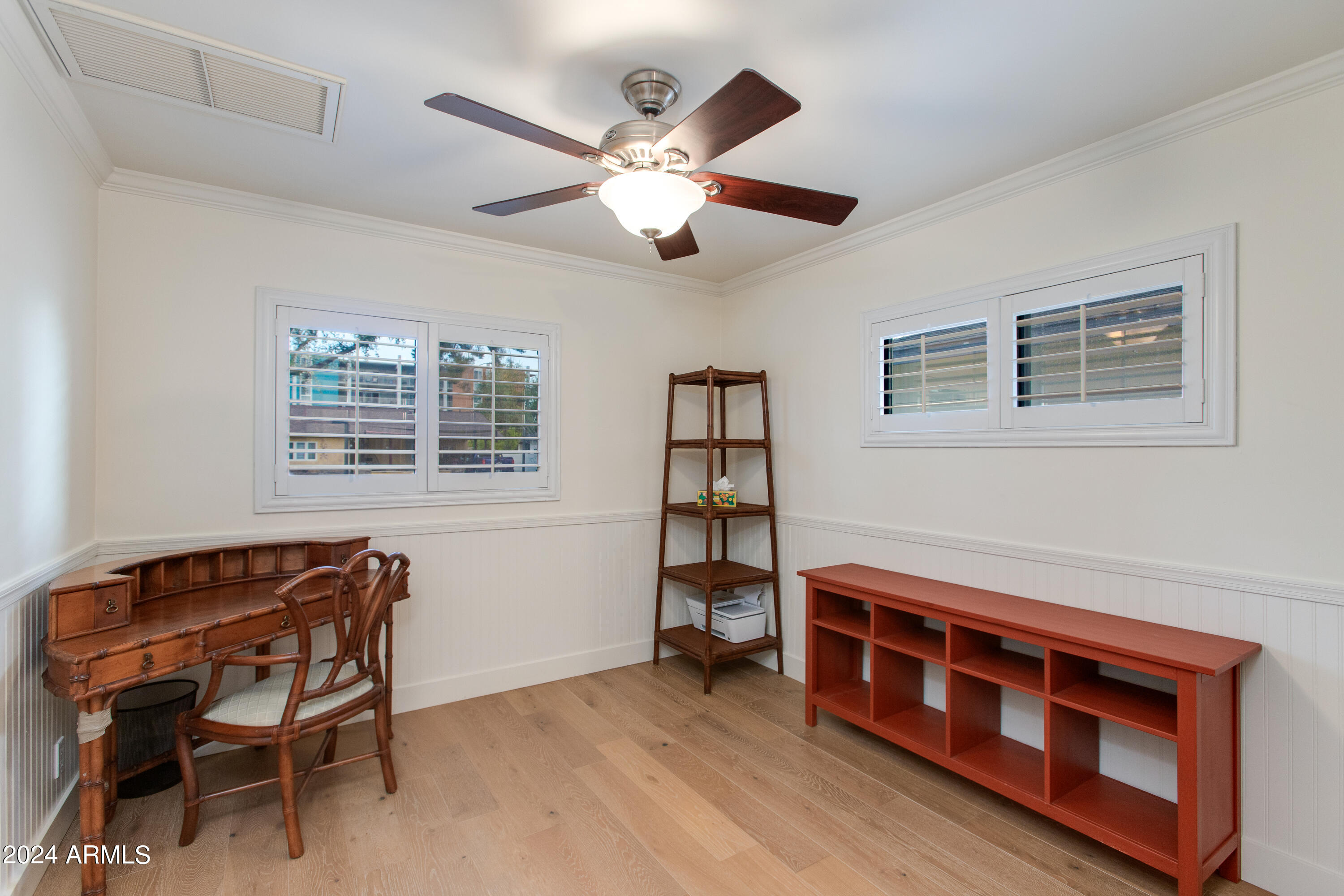 3536 E MEADOWBROOK Avenue