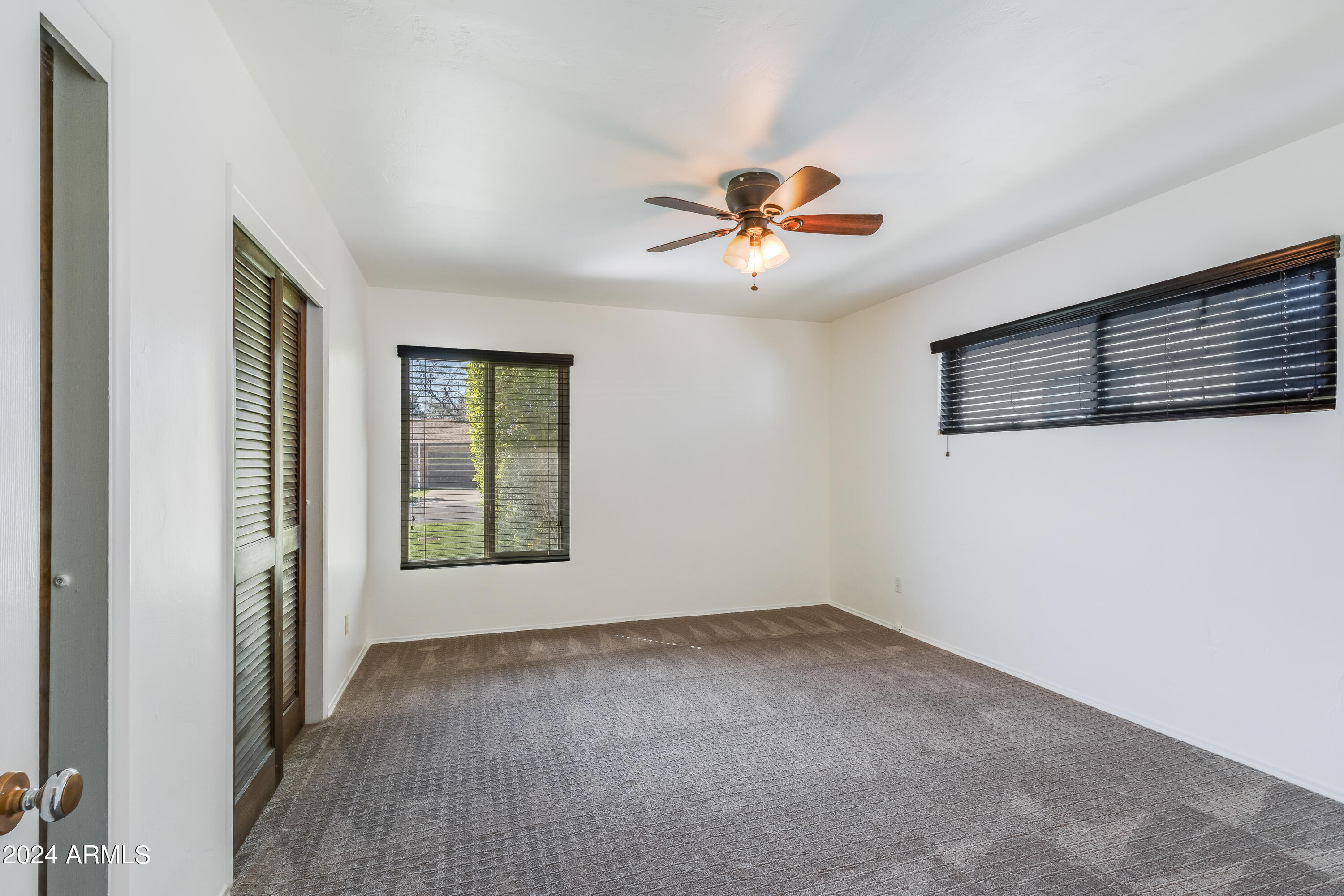 4714 E WINDSOR Avenue