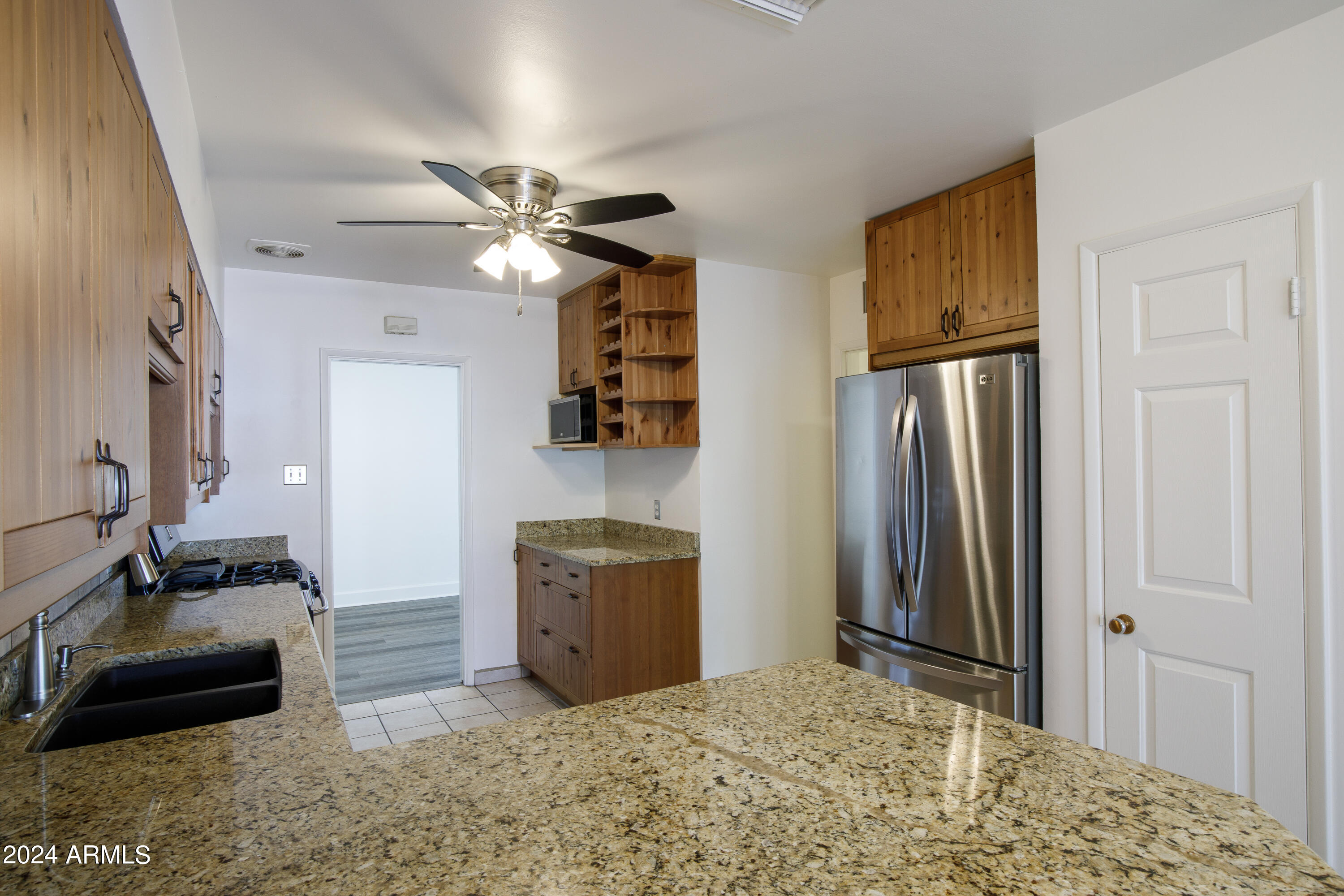 4714 E WINDSOR Avenue