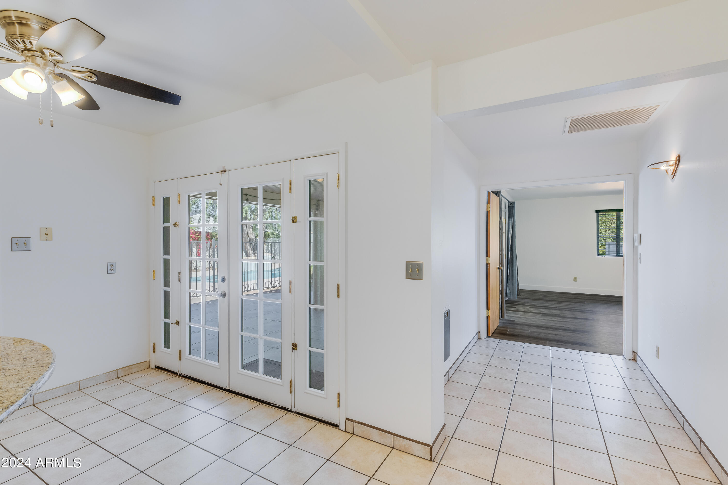 4714 E WINDSOR Avenue