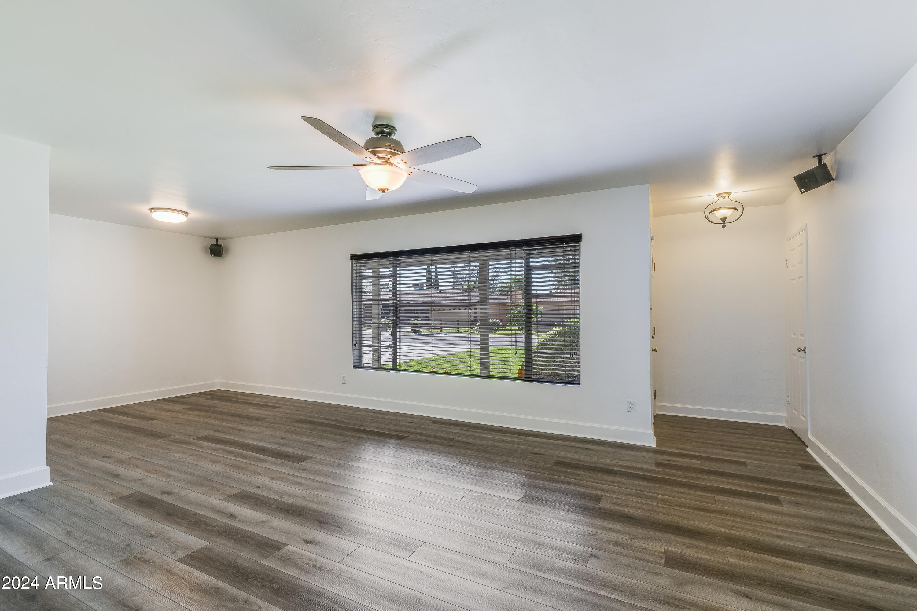 4714 E WINDSOR Avenue