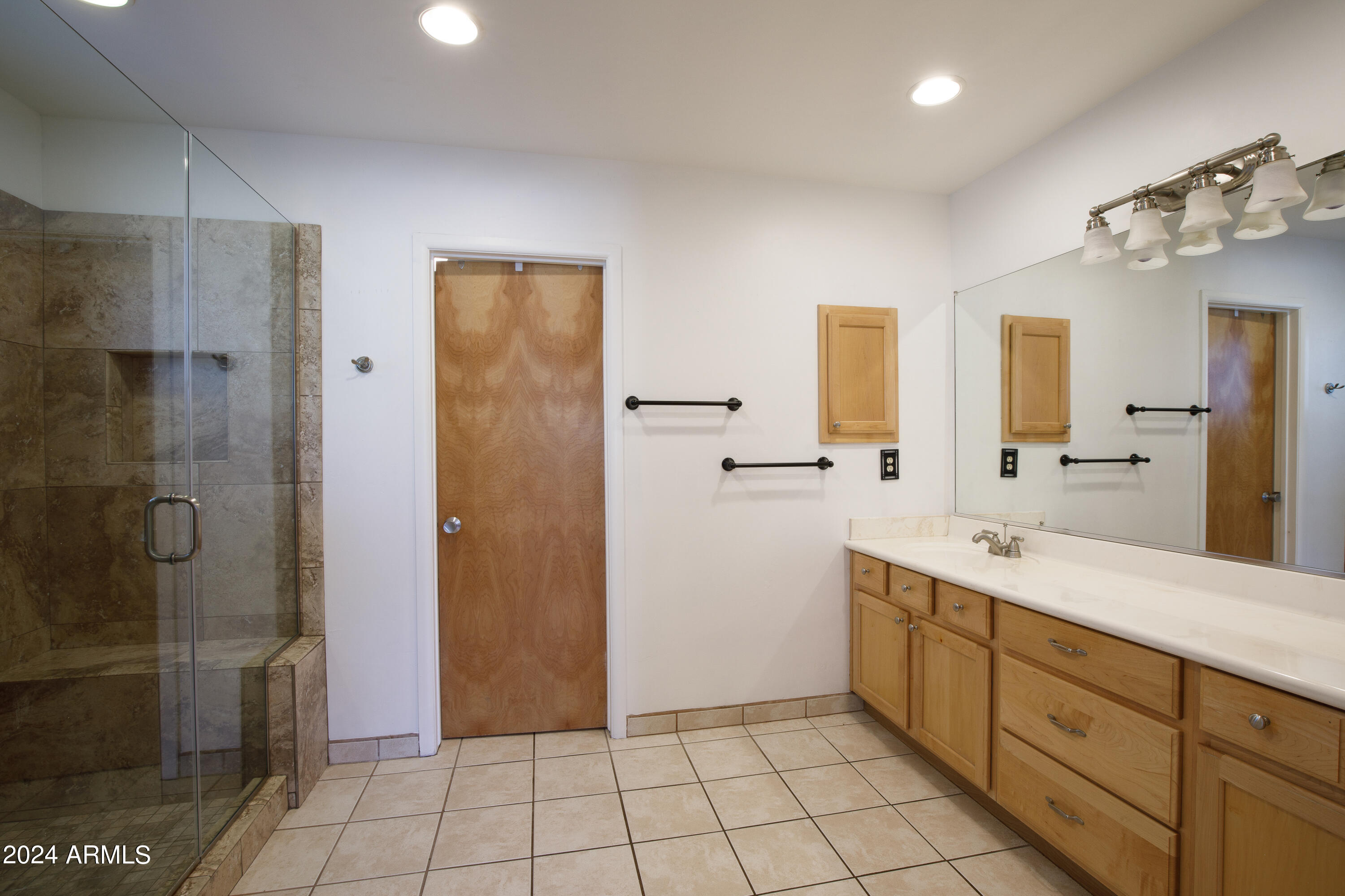 4714 E WINDSOR Avenue