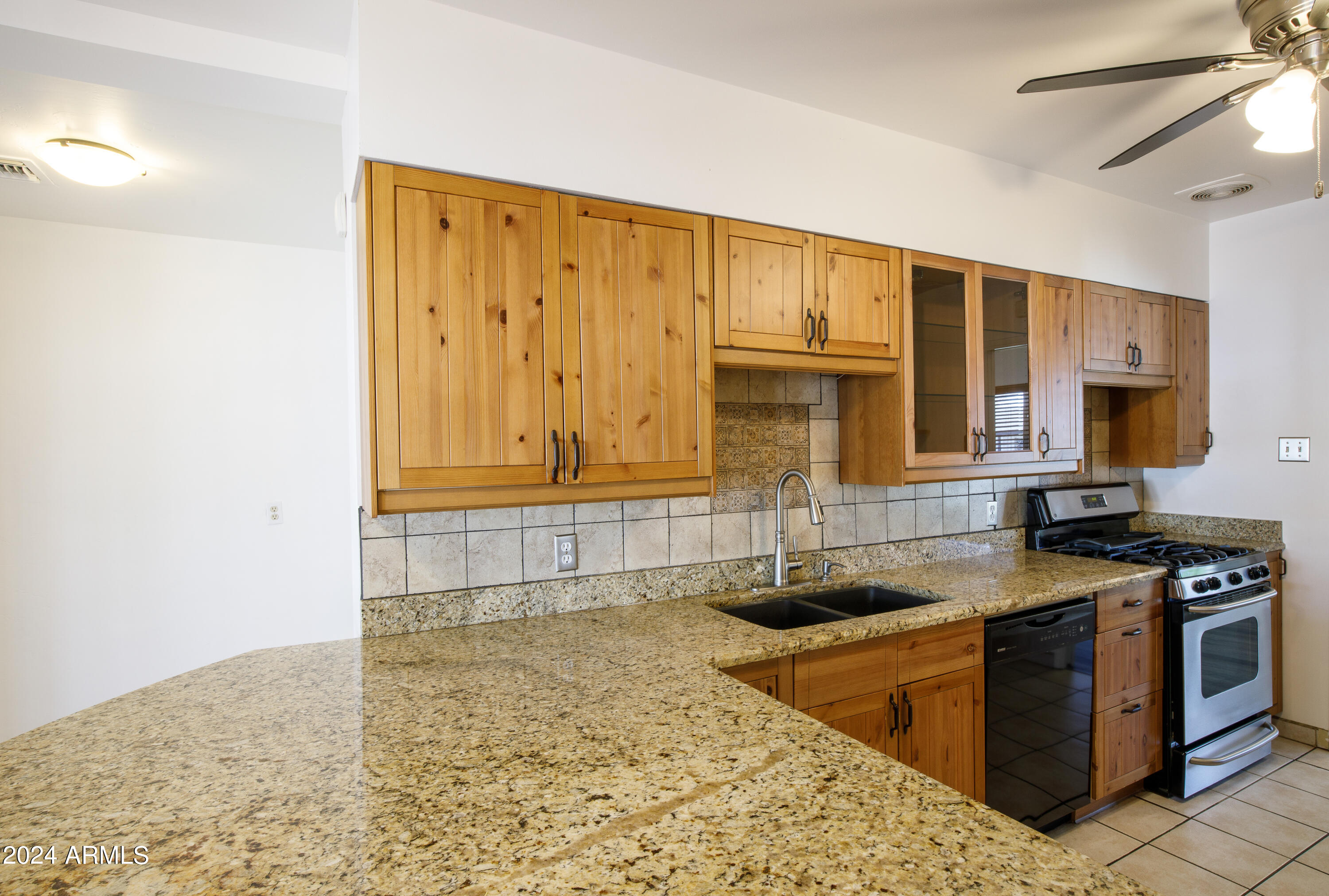 4714 E WINDSOR Avenue