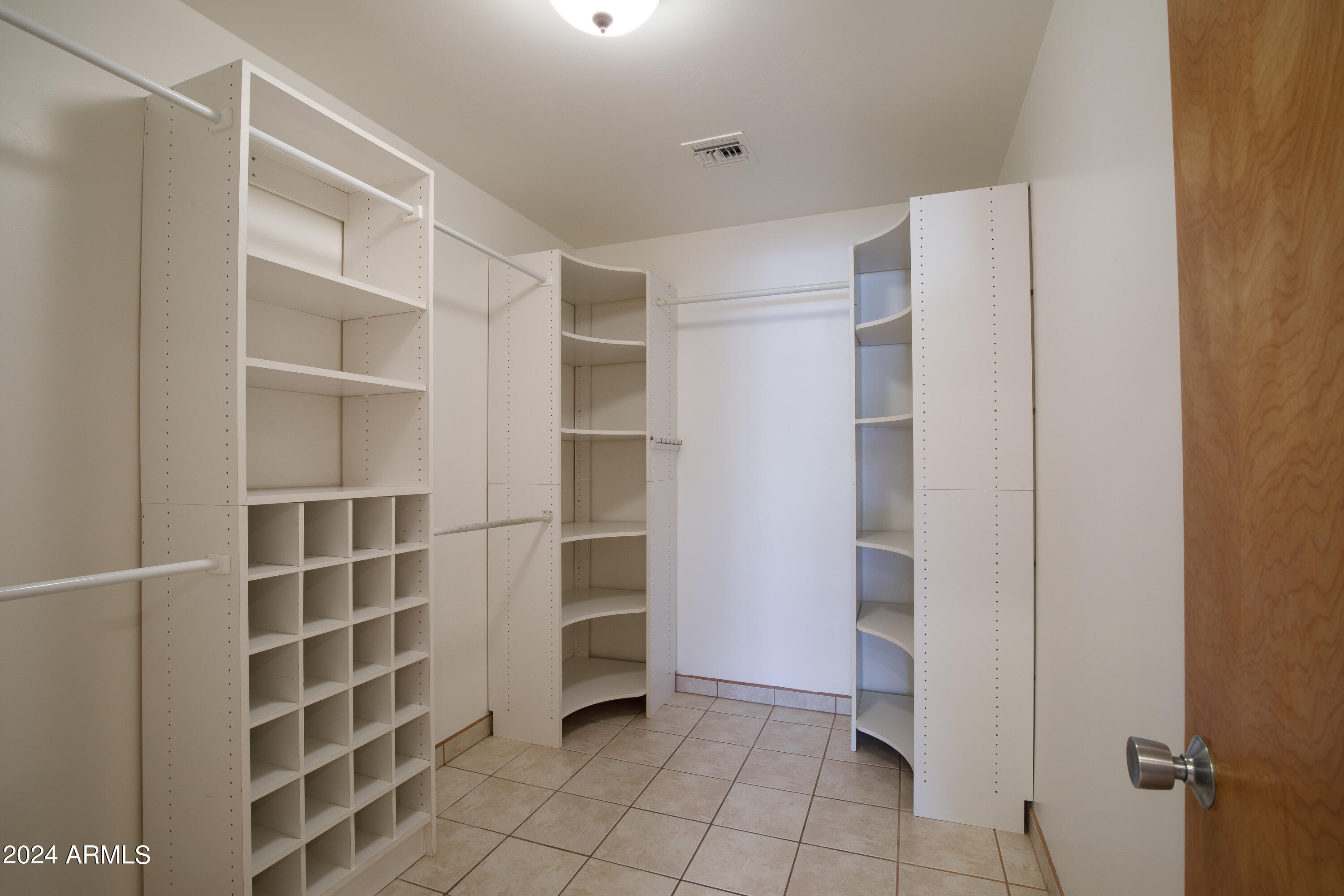 4714 E WINDSOR Avenue