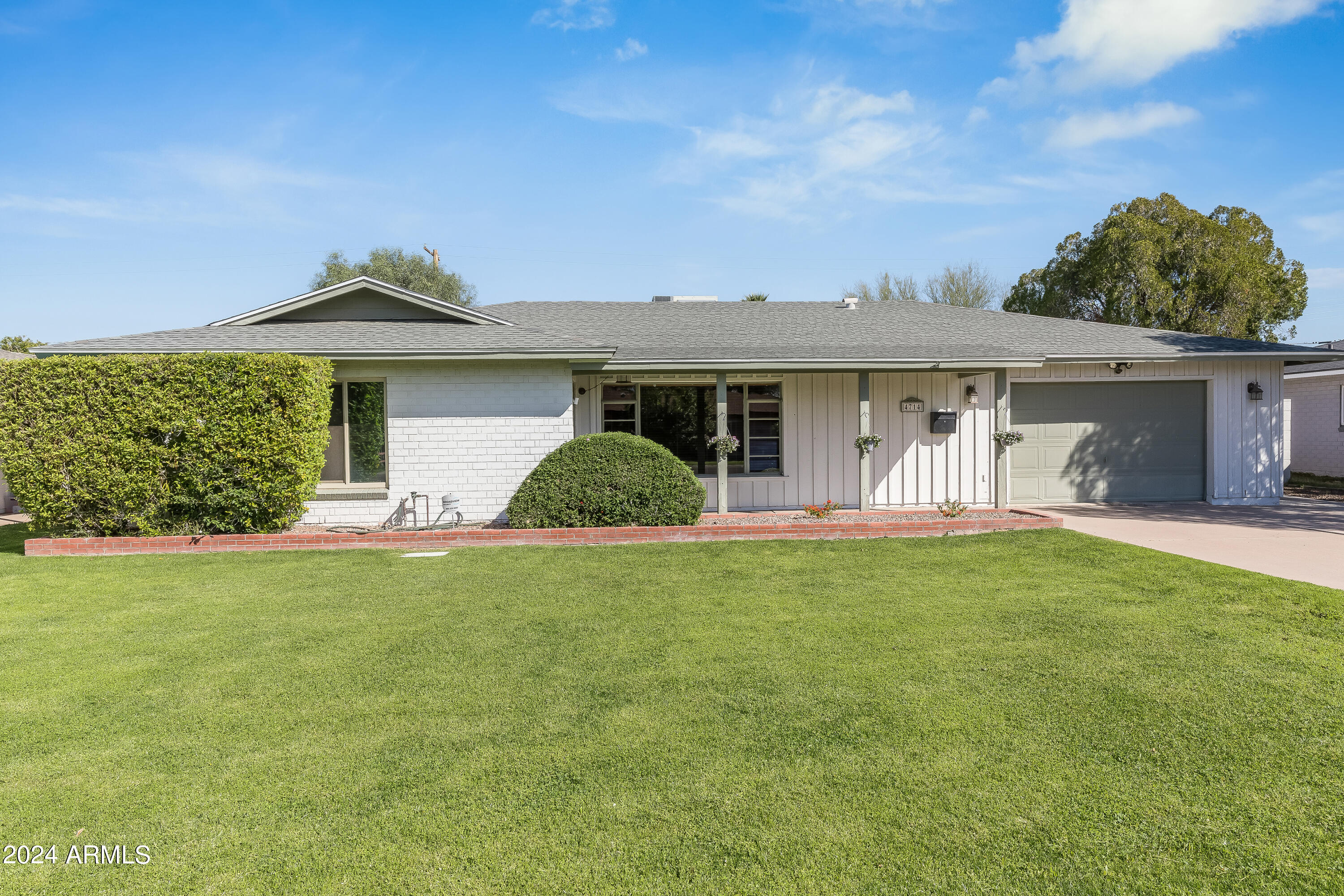 4714 E WINDSOR Avenue