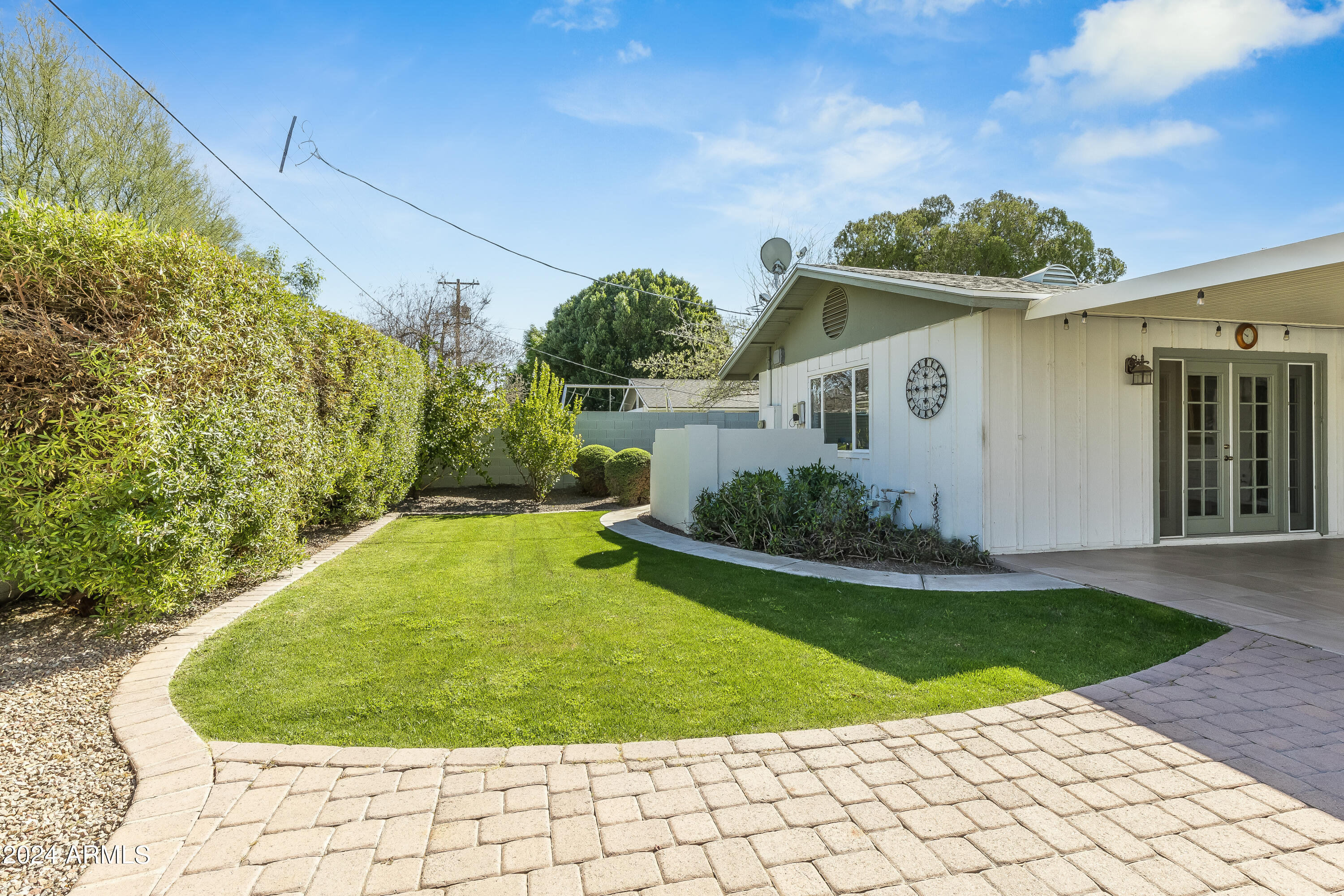 4714 E WINDSOR Avenue