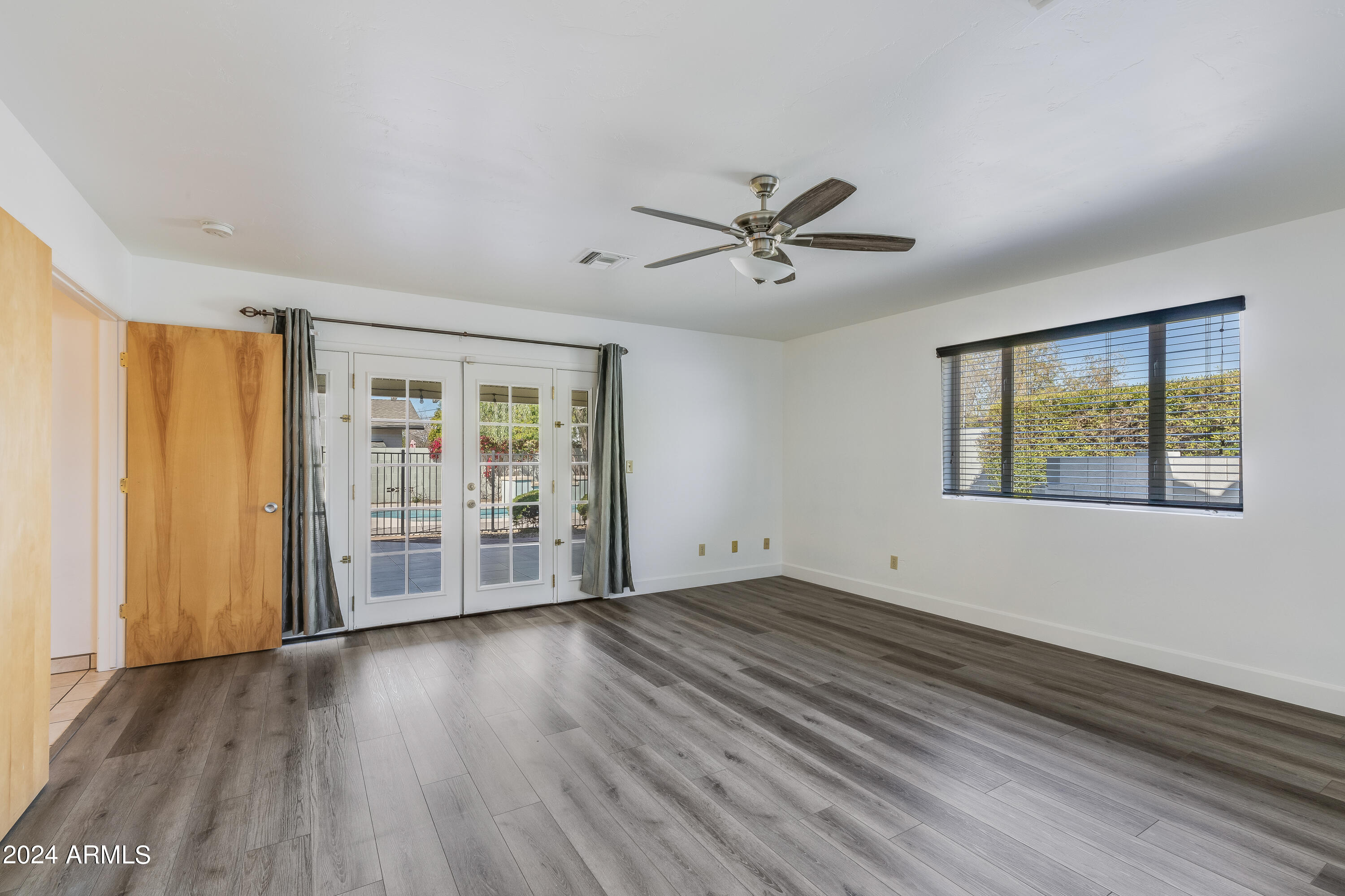 4714 E WINDSOR Avenue