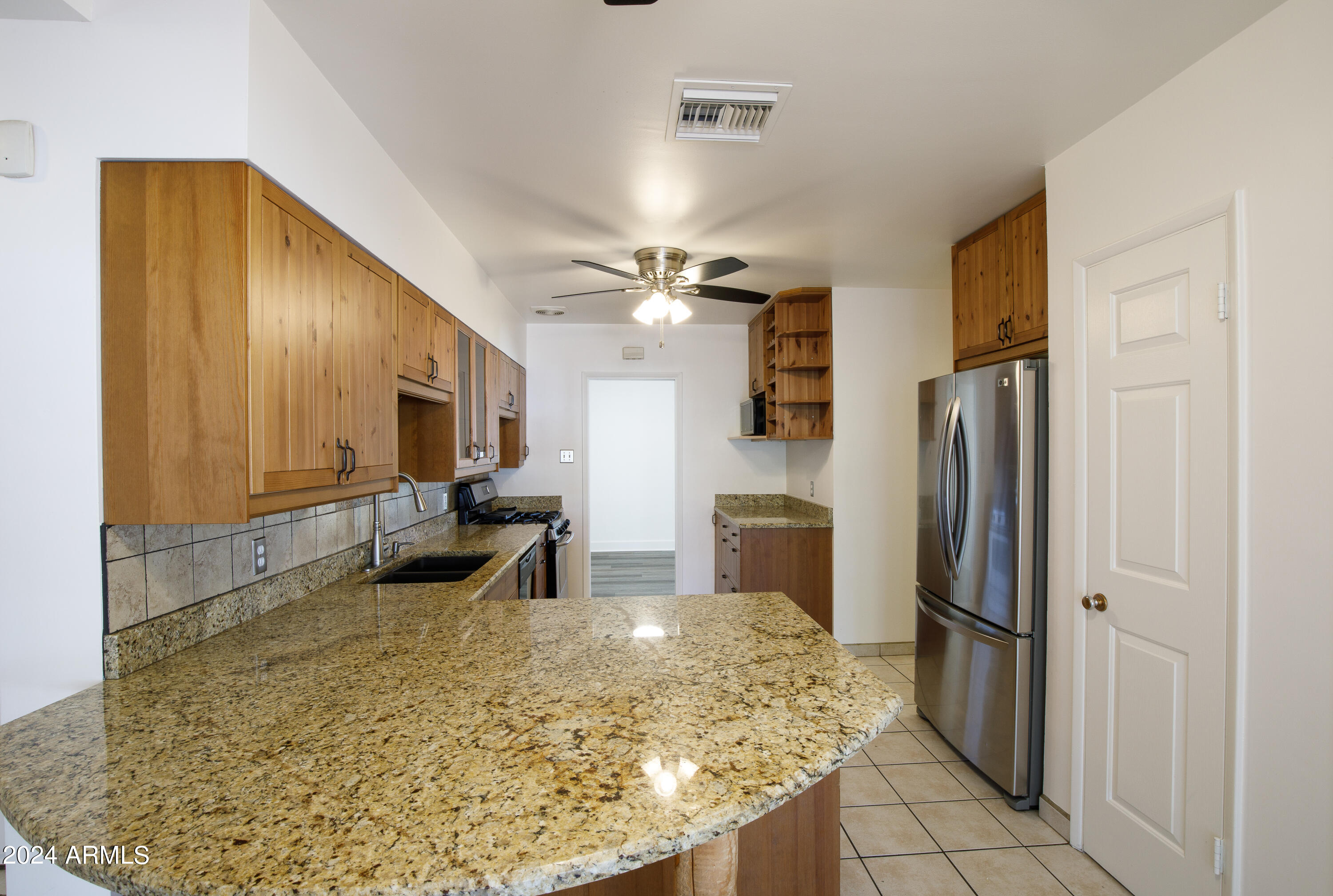 4714 E WINDSOR Avenue