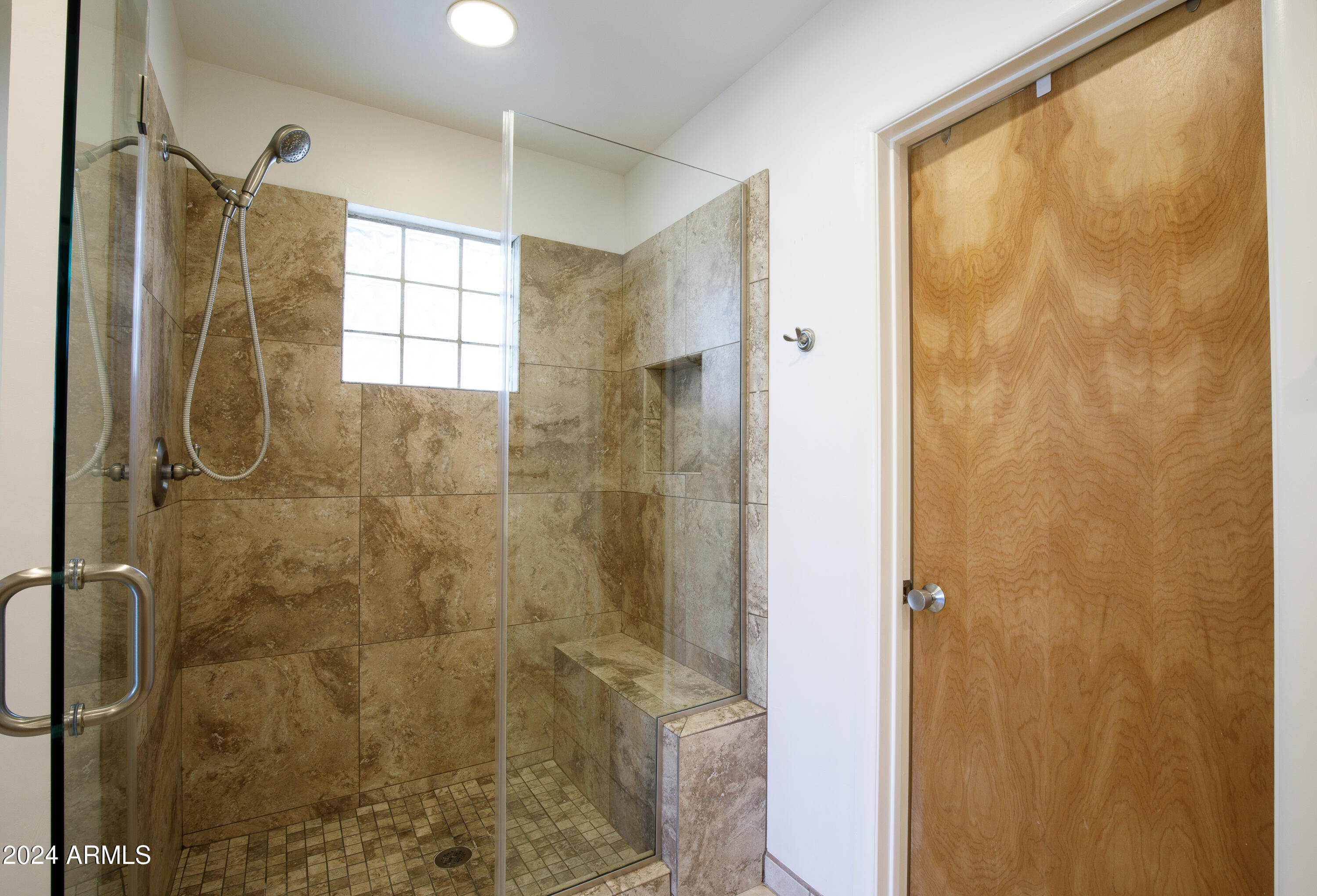 4714 E WINDSOR Avenue