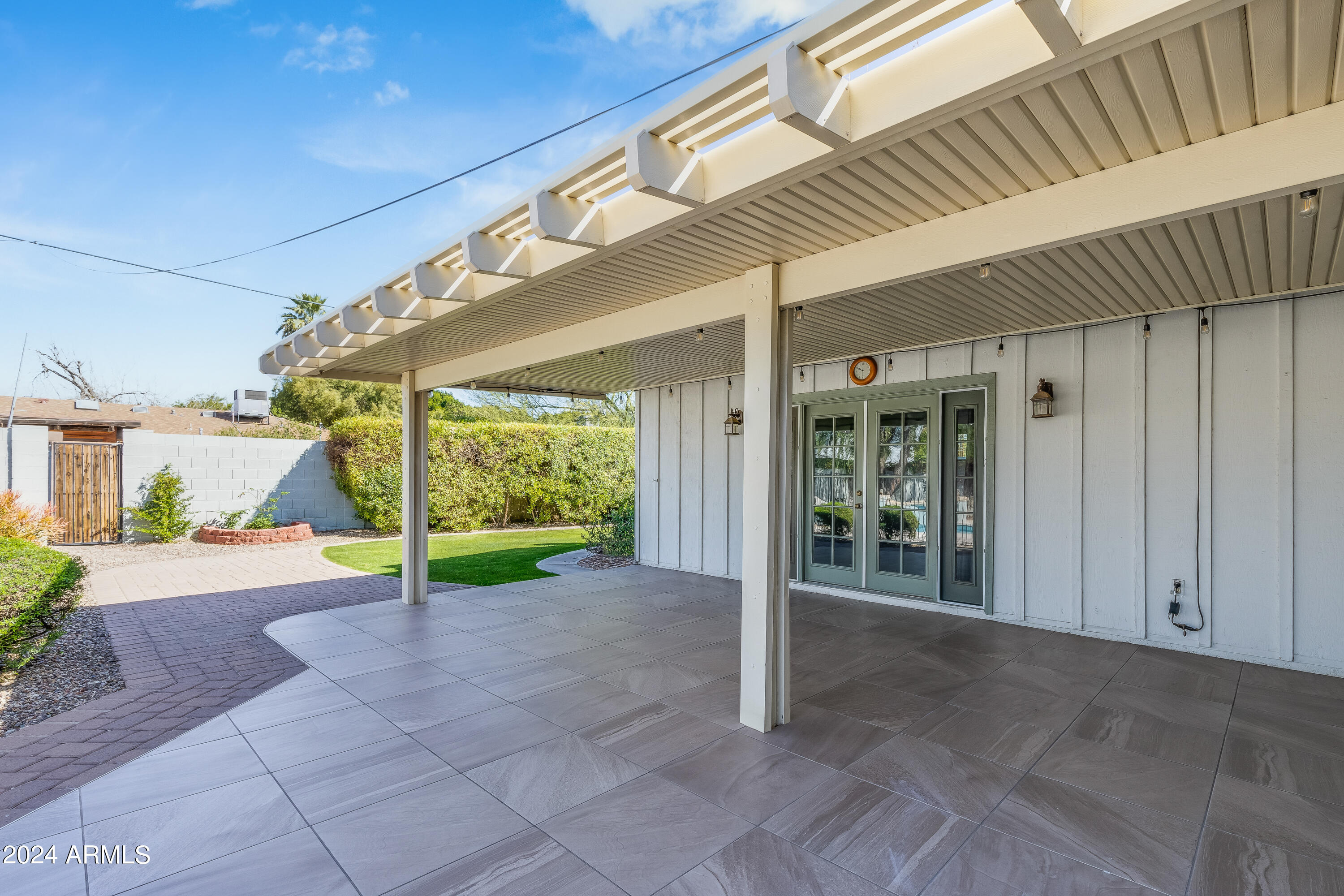 4714 E WINDSOR Avenue