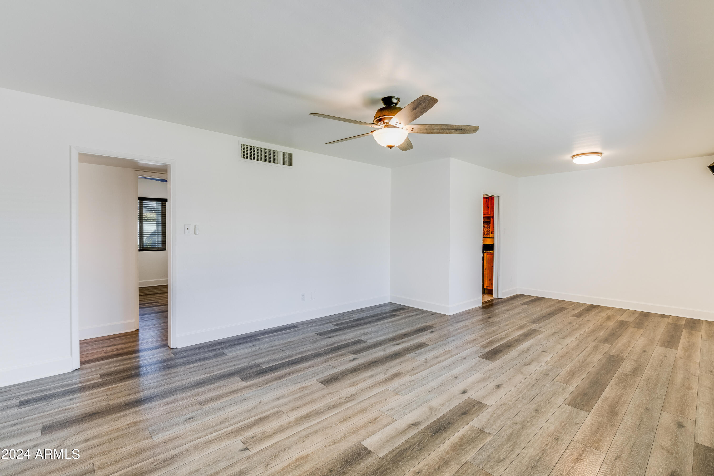 4714 E WINDSOR Avenue