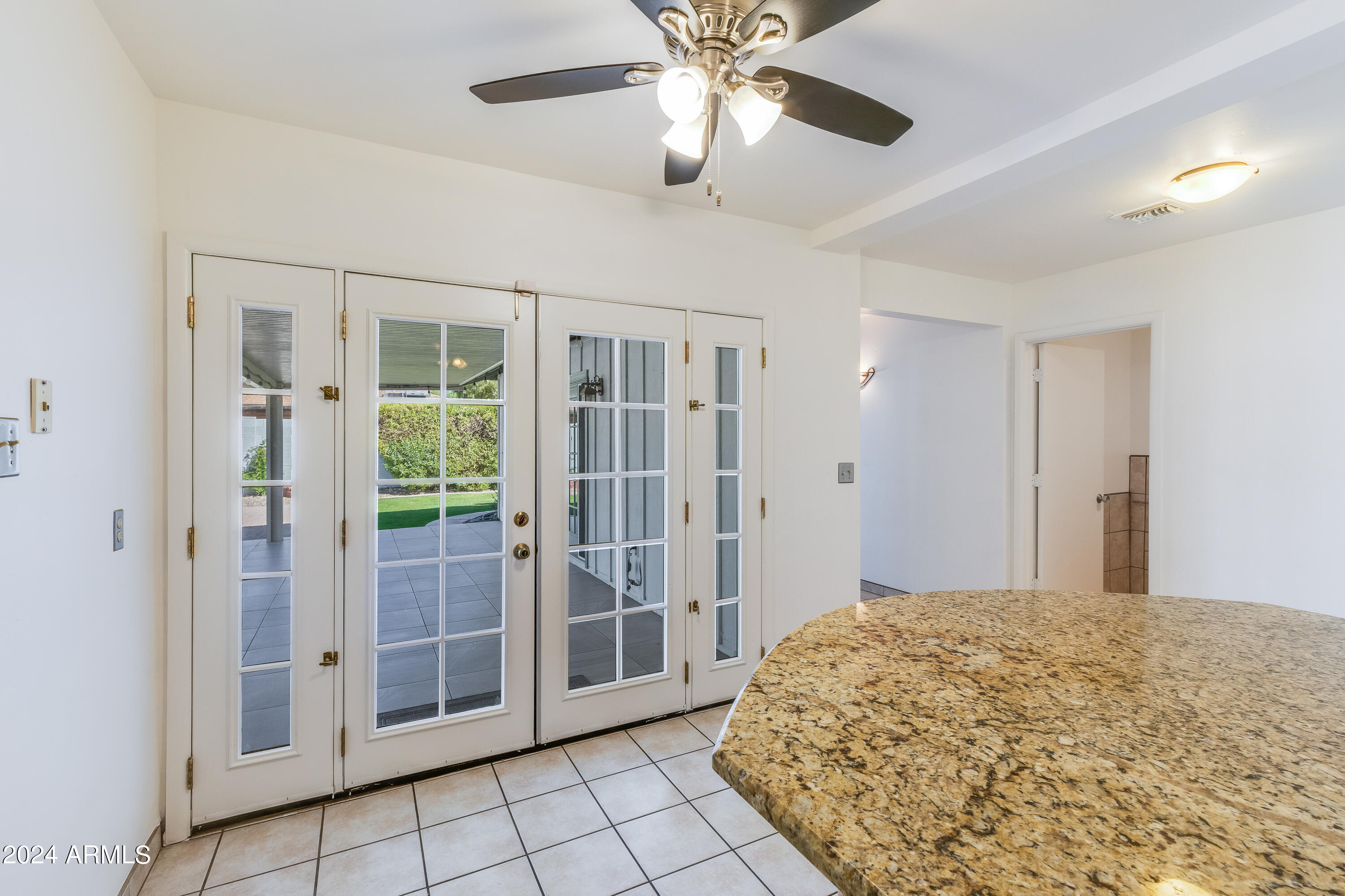 4714 E WINDSOR Avenue