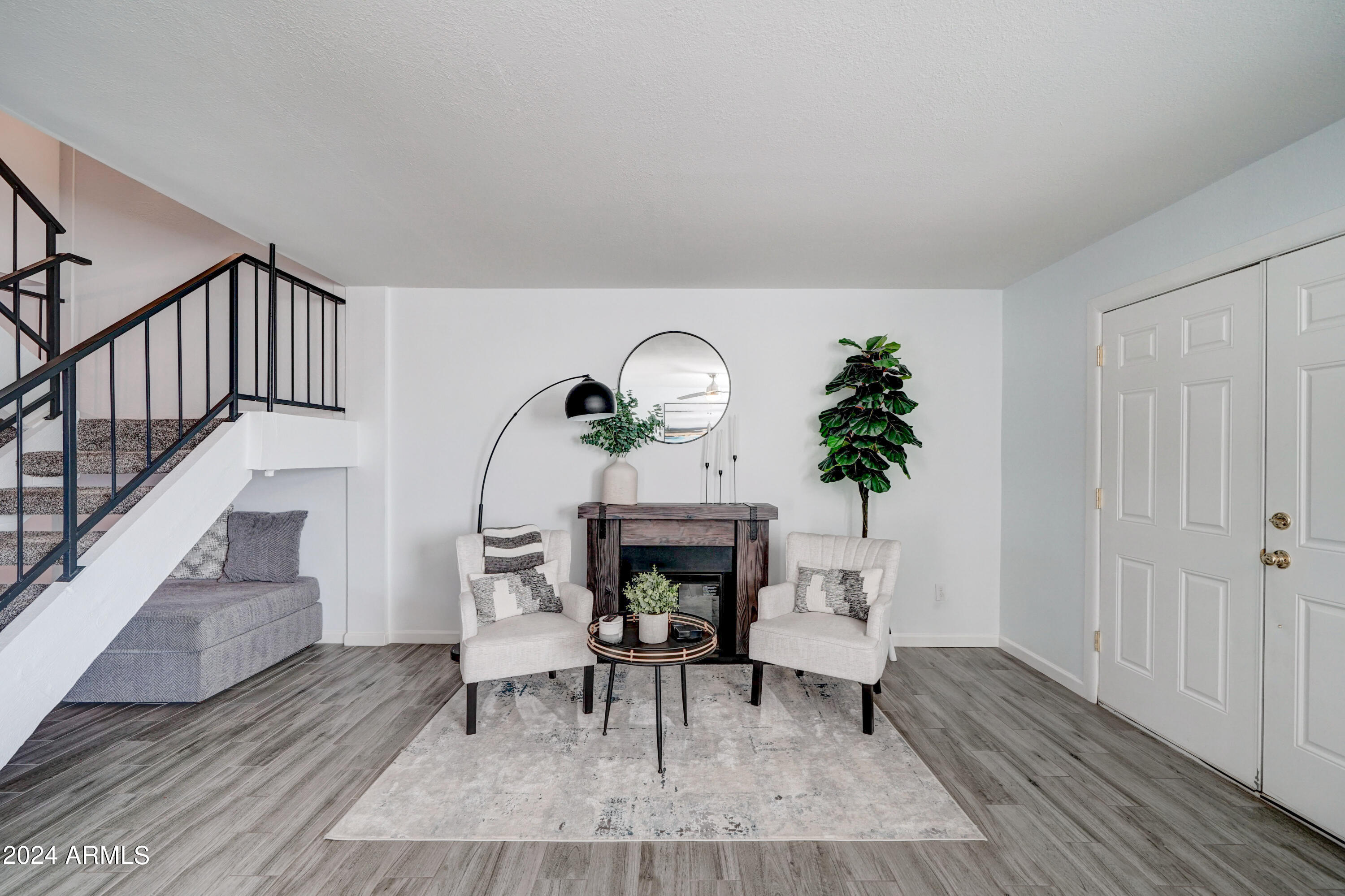 5137 N GRANITE REEF Road